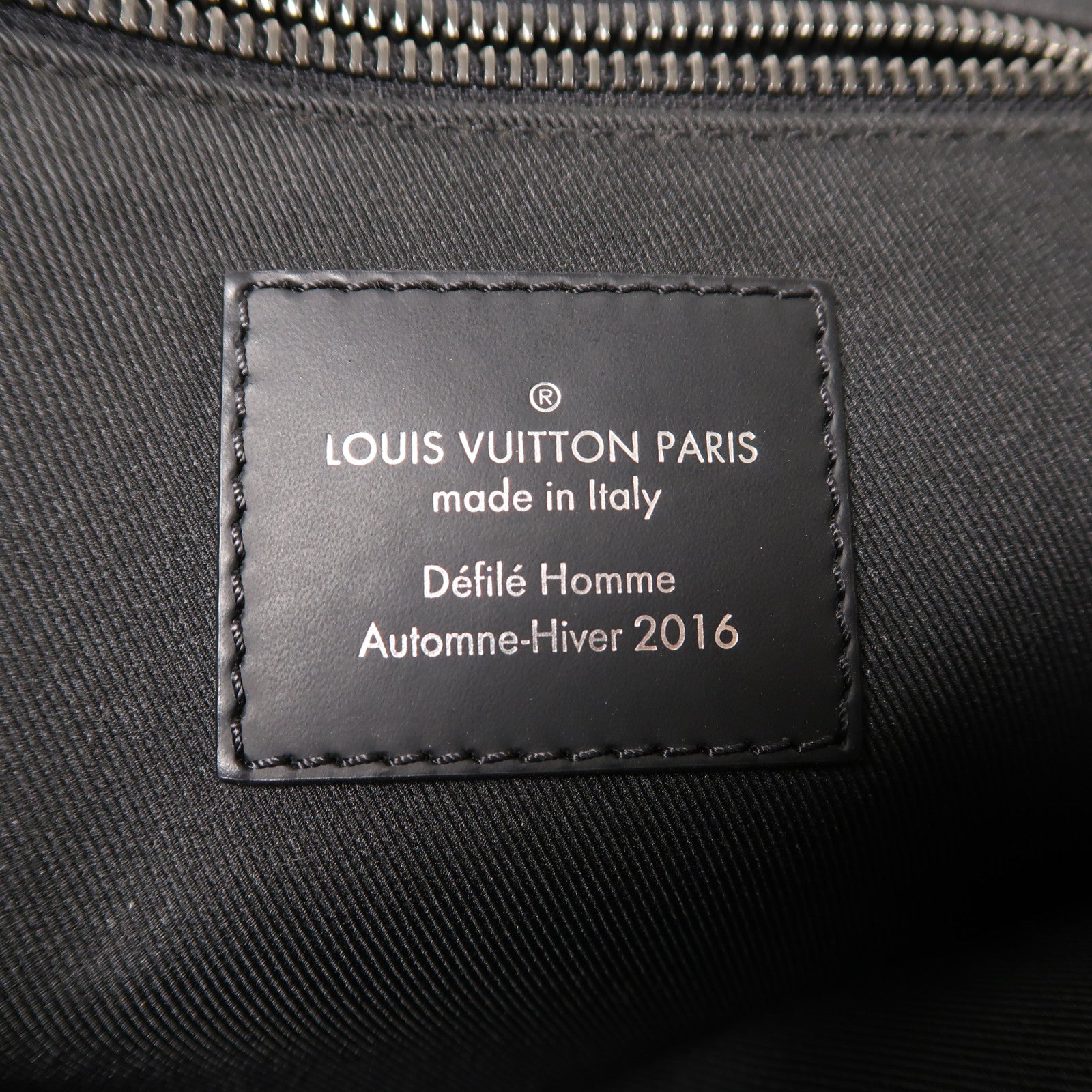 LOUIS VUITTON Monogram Eclipse Messenger PM Voyager銀扣肩背袋