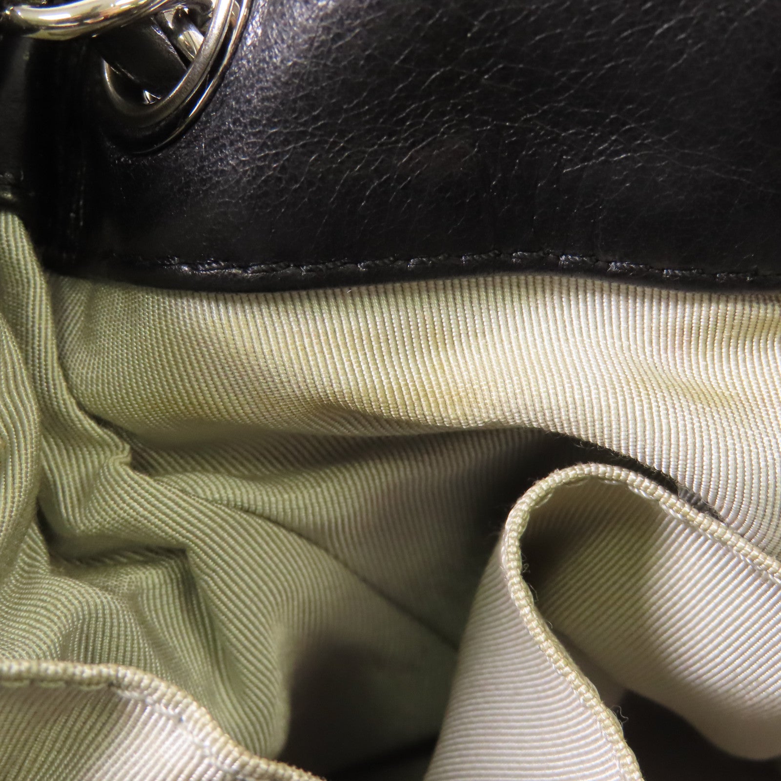 CHANEL 牛皮皮革Shoulder Bag銀扣肩背袋
