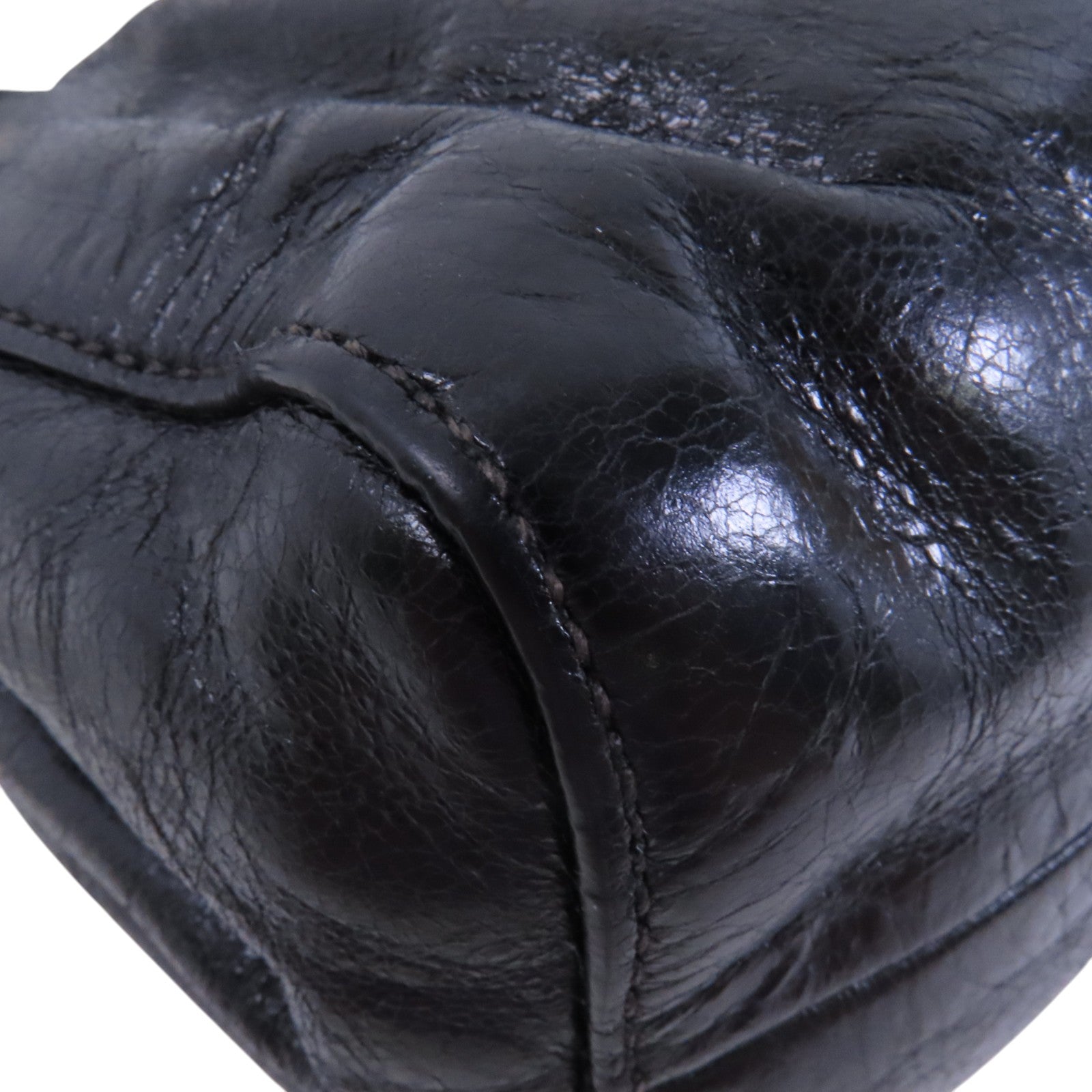 Miu Miu 羊皮皮革Shoulder Bag銀扣肩背袋