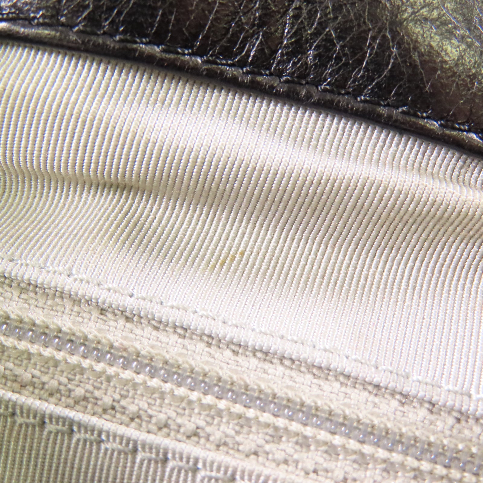 CHANEL 牛皮皮革Shoulder Bag銀扣肩背袋