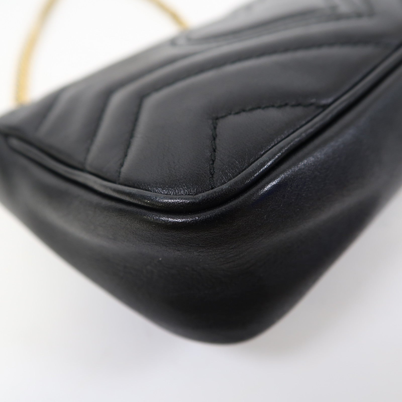 GUCCI 牛皮皮革GG Marmont Super Mini金扣鏈帶肩背袋黑色