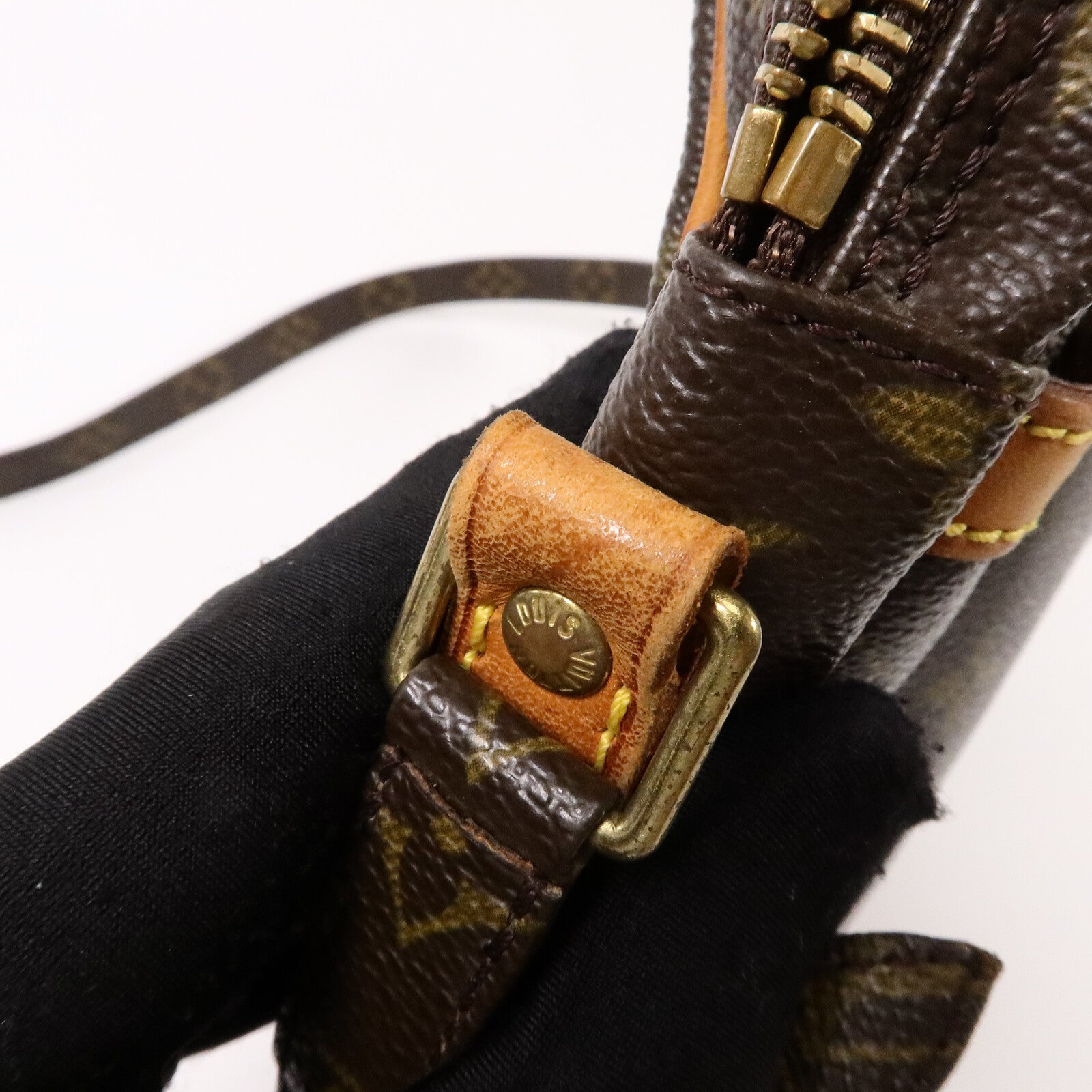 LOUIS VUITTON Monogram Danube金扣肩背袋