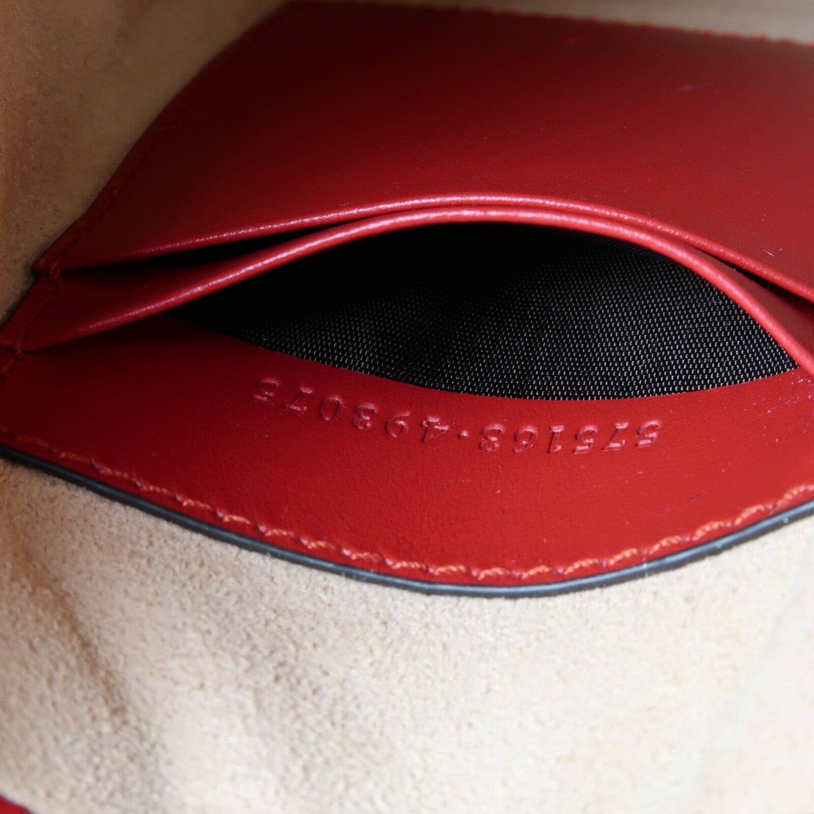 GUCCI 牛皮皮革GG Marmont Bucket鏈帶肩背袋