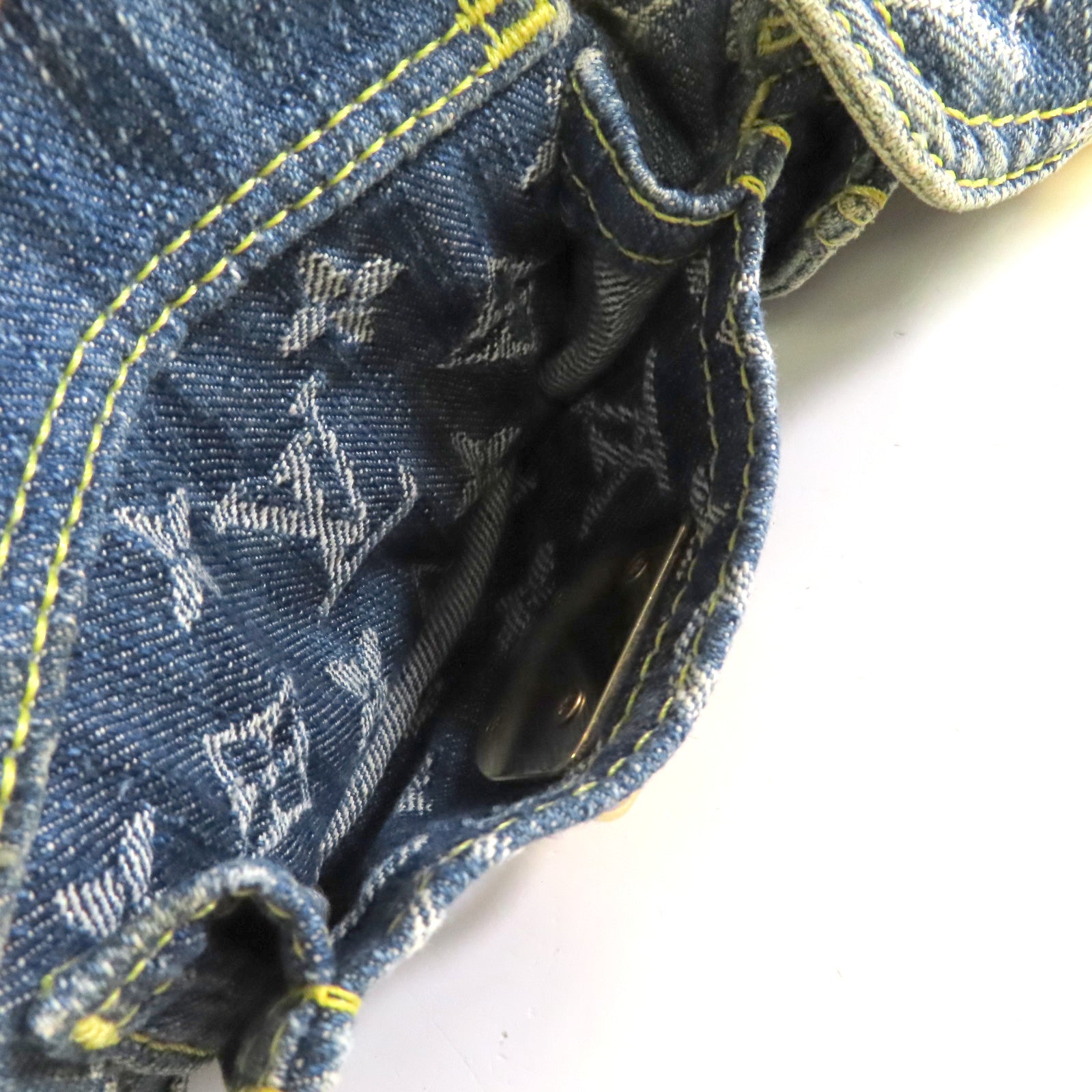 LOUIS VUITTON Monogram Denim Baggy PM Shoulder Bag金扣肩背袋藍色