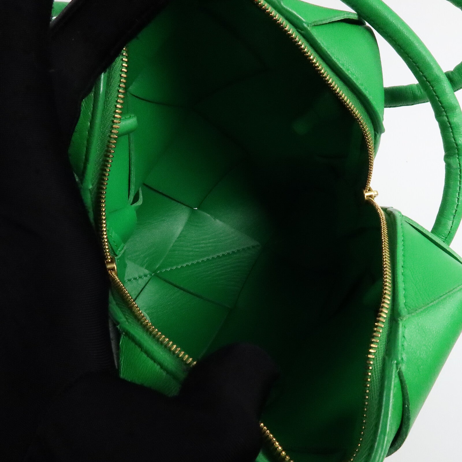 BOTTEGA VENETA 羊皮皮革Mini Cassette Camera Bag肩背袋