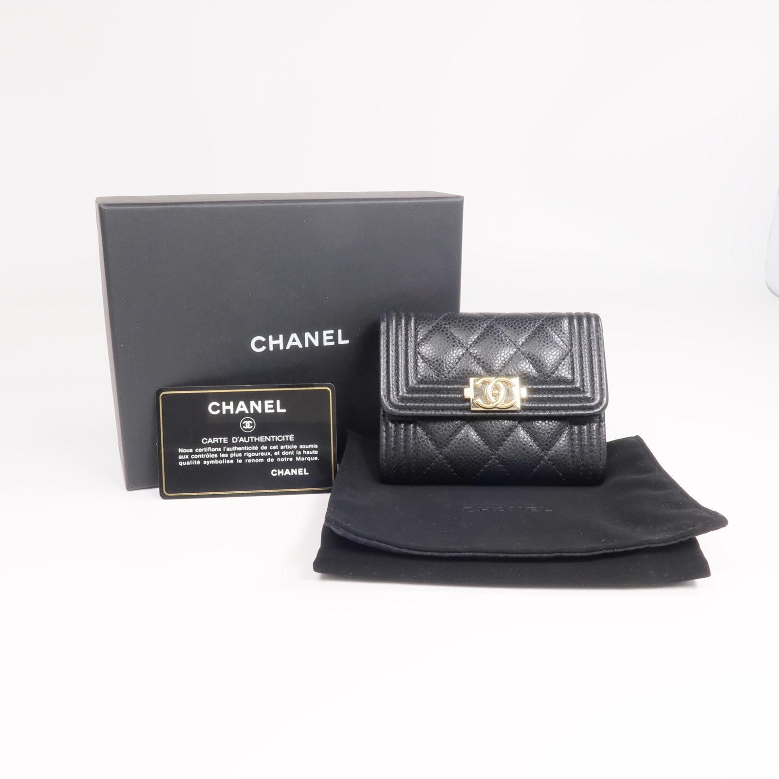CHANEL 牛皮皮革Boy Card Case金扣卡片套