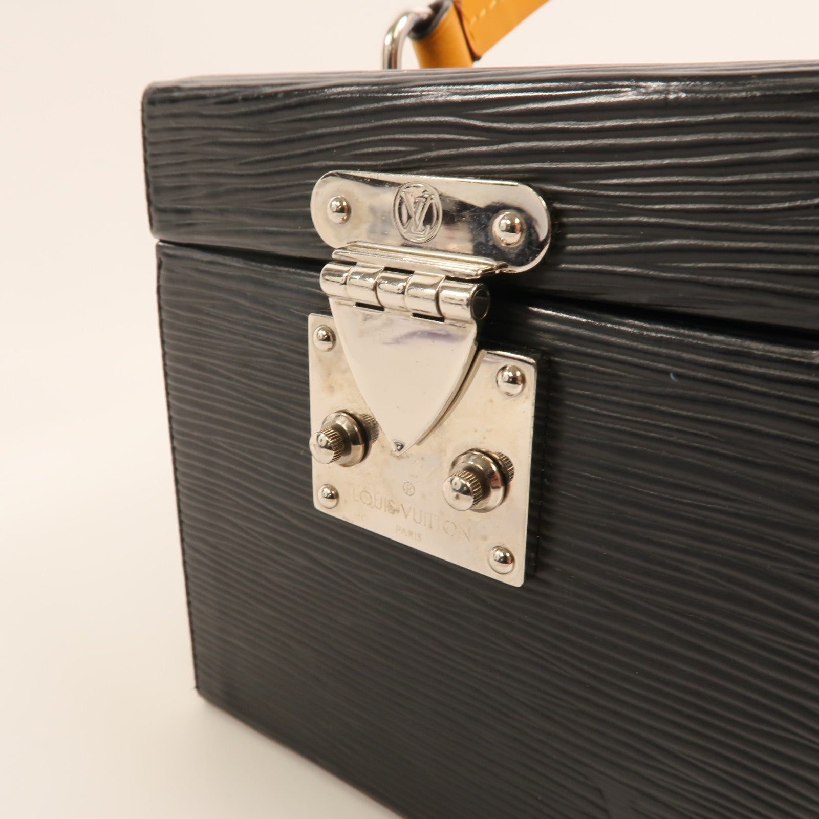 LOUIS VUITTON Epi Bleecker Box銀扣手挽袋