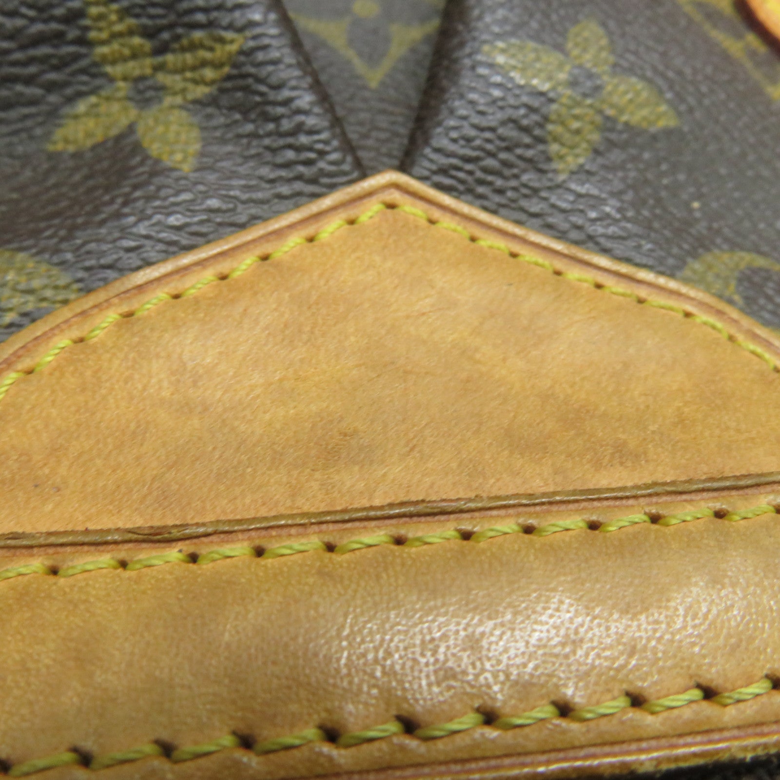 LOUIS VUITTON 【清倉大減價】Monogram Tivoli GM金扣肩背袋啡色