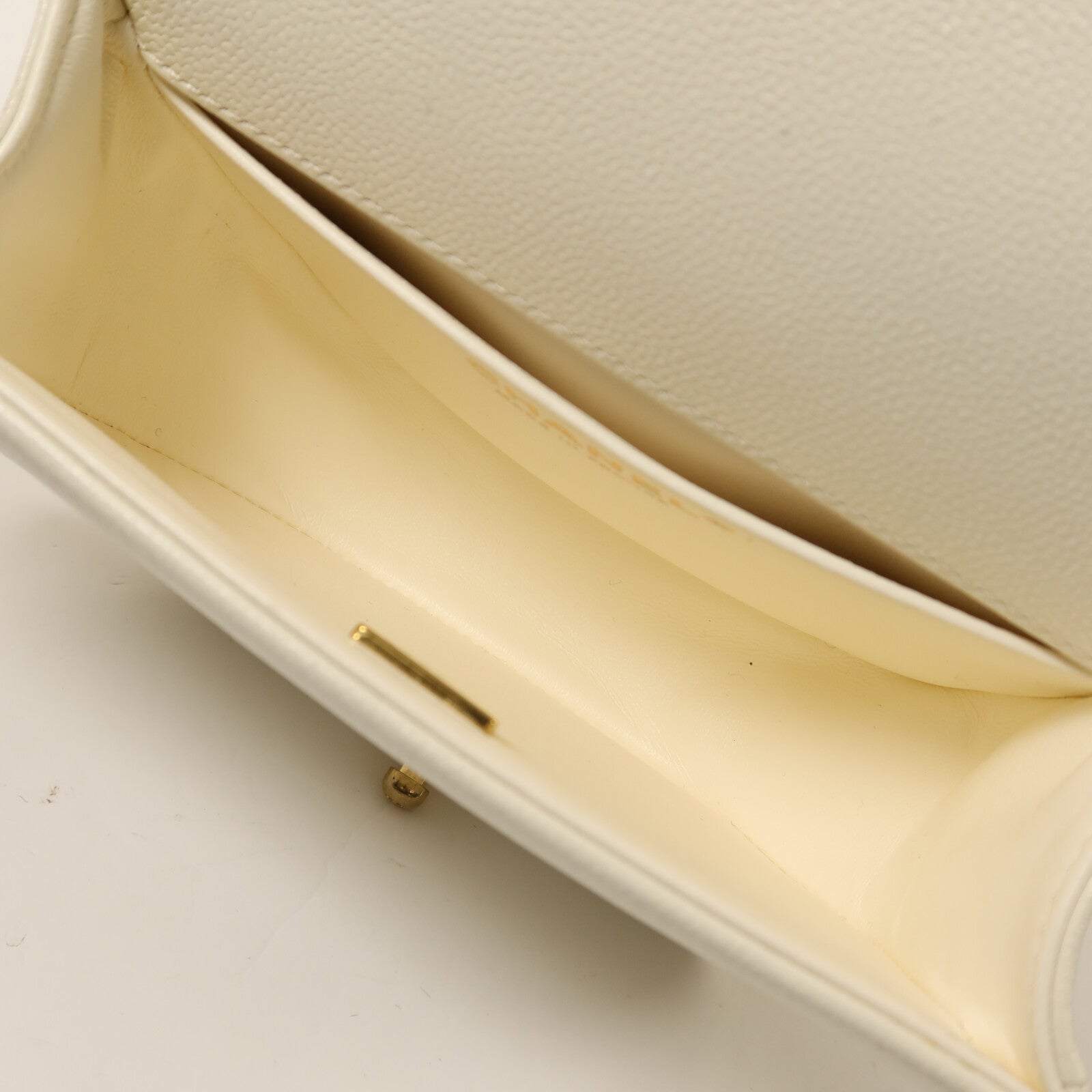 CHANEL 牛皮皮革Small Boy Messenger Bag金扣鏈帶肩背袋