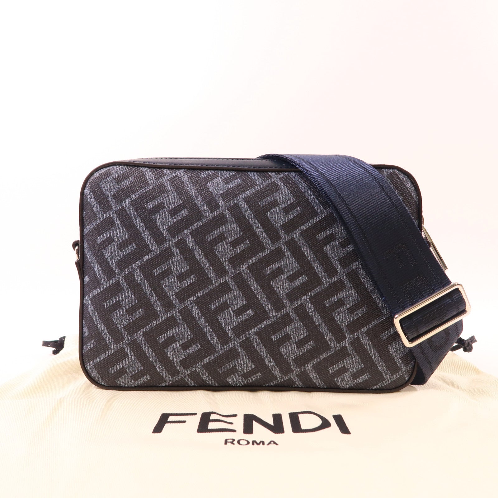 FENDI 塗層帆布Diagonal Camera Case銀扣肩背袋