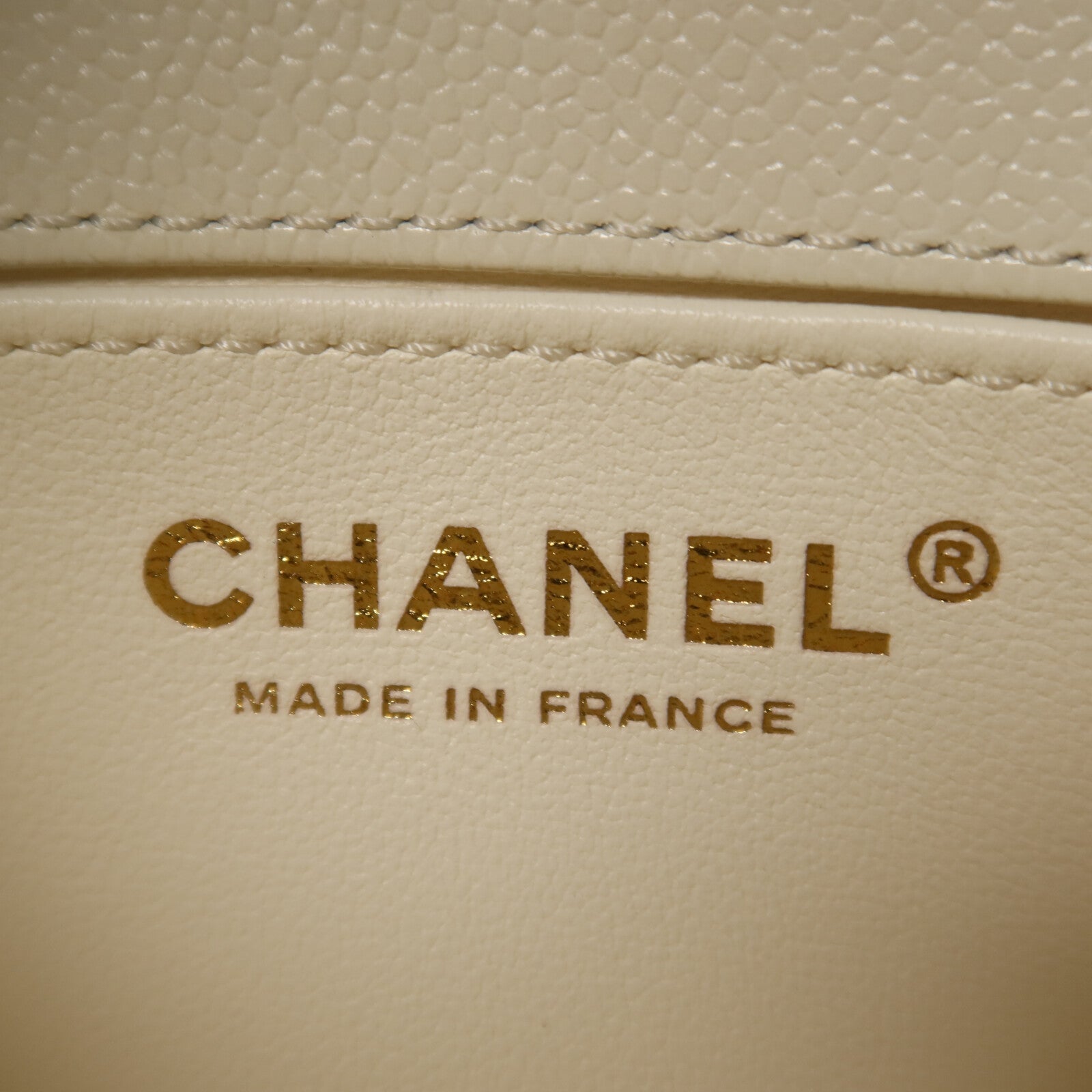 CHANEL 牛皮皮革Small Boy Messenger Bag金扣鏈帶肩背袋