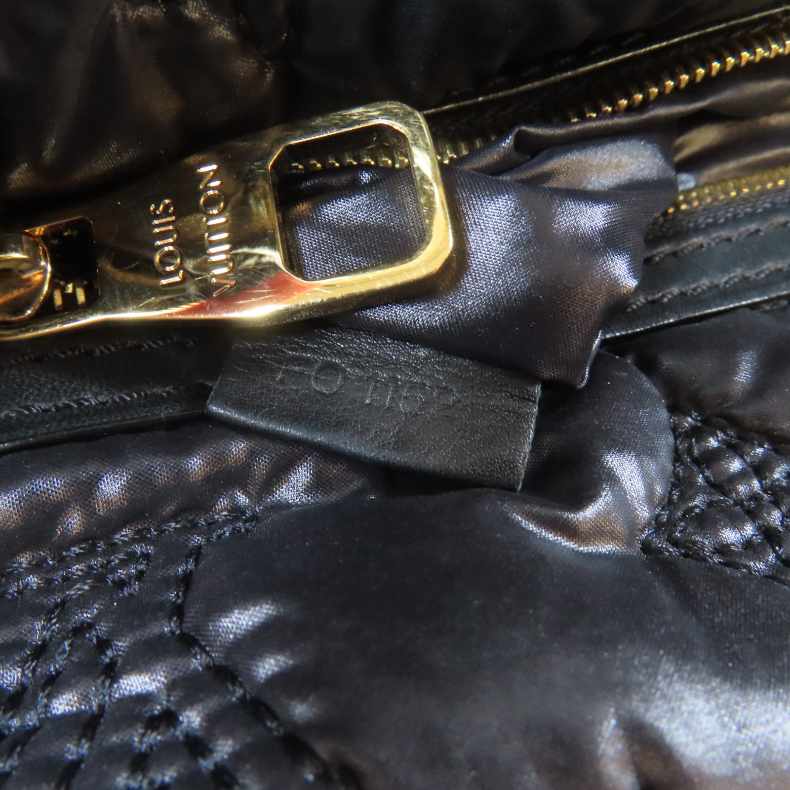 LOUIS VUITTON Monogram Satin Lockit金扣手挽袋黑色