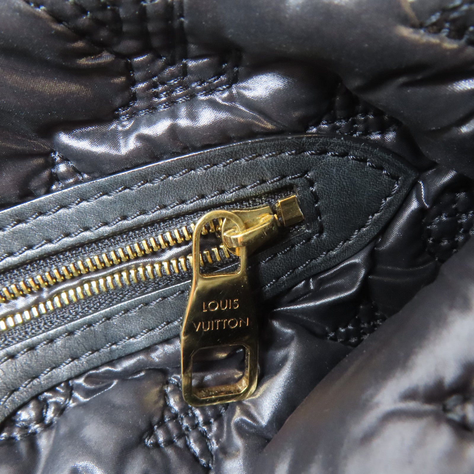 LOUIS VUITTON Monogram Satin Lockit金扣手挽袋黑色