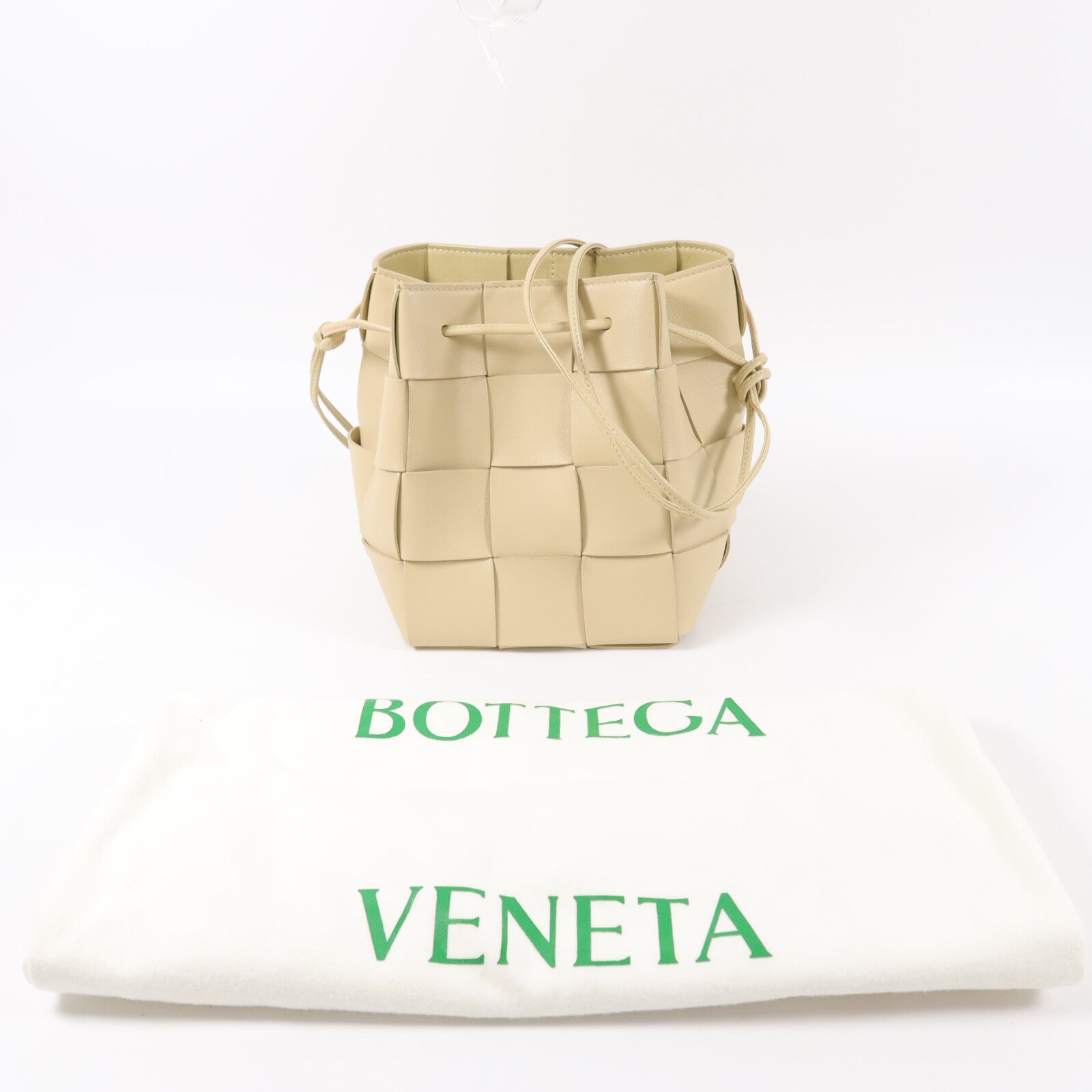 BOTTEGA VENETA 羊皮皮革Cassette Bucket肩背袋