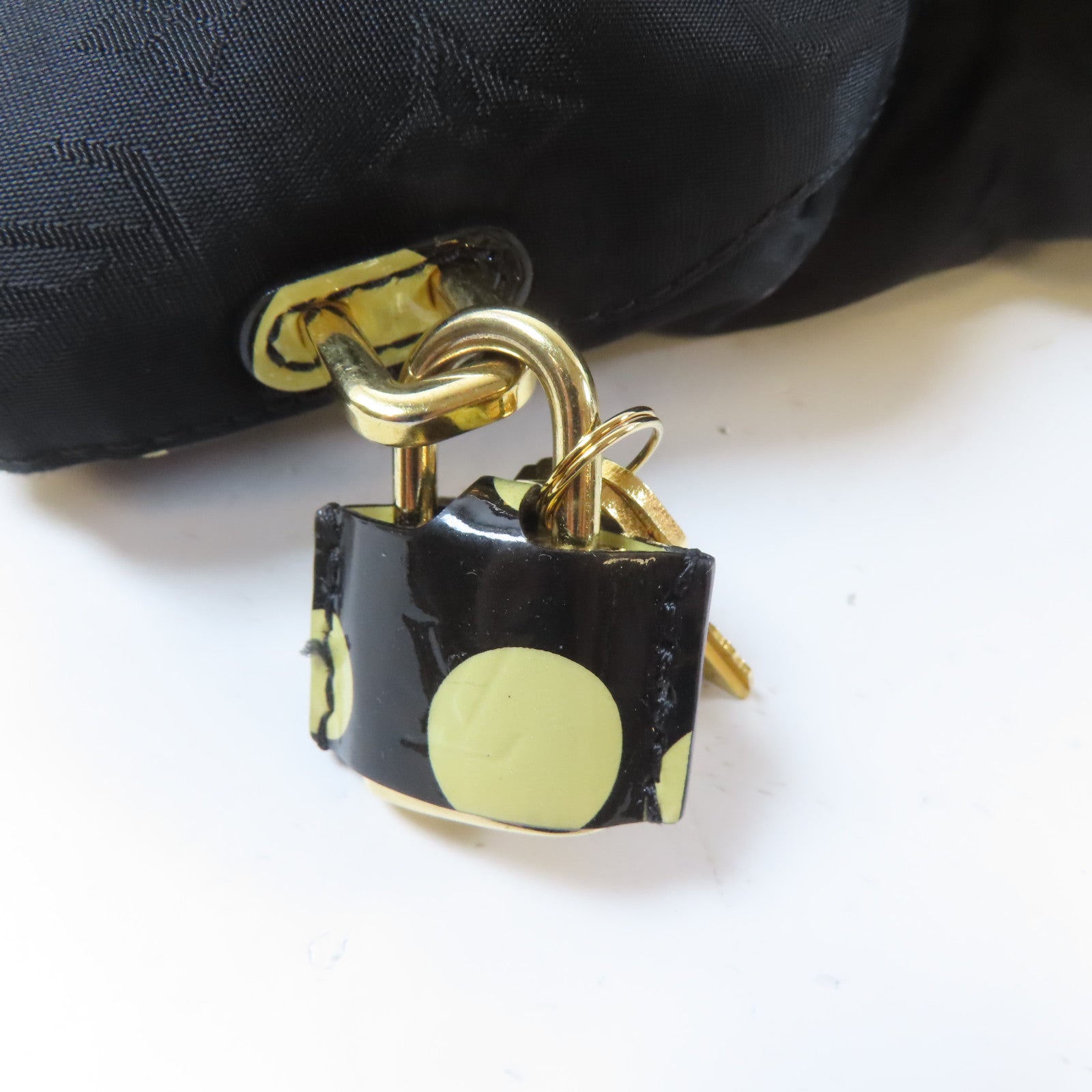 LOUIS VUITTON Monogram Satin Lockit金扣手挽袋黑色