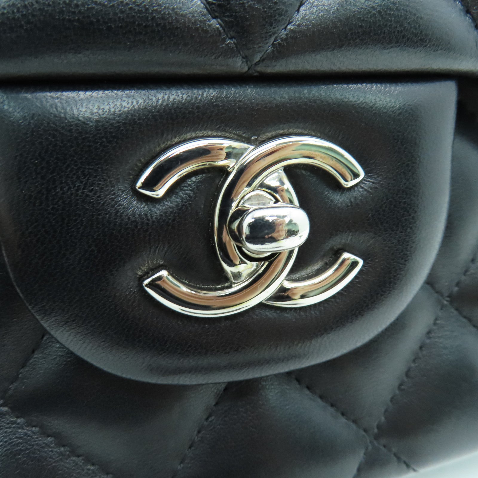 CHANEL 菱格羊皮皮革Classic Chain Shoulder银扣手挽肩背两用袋黑色