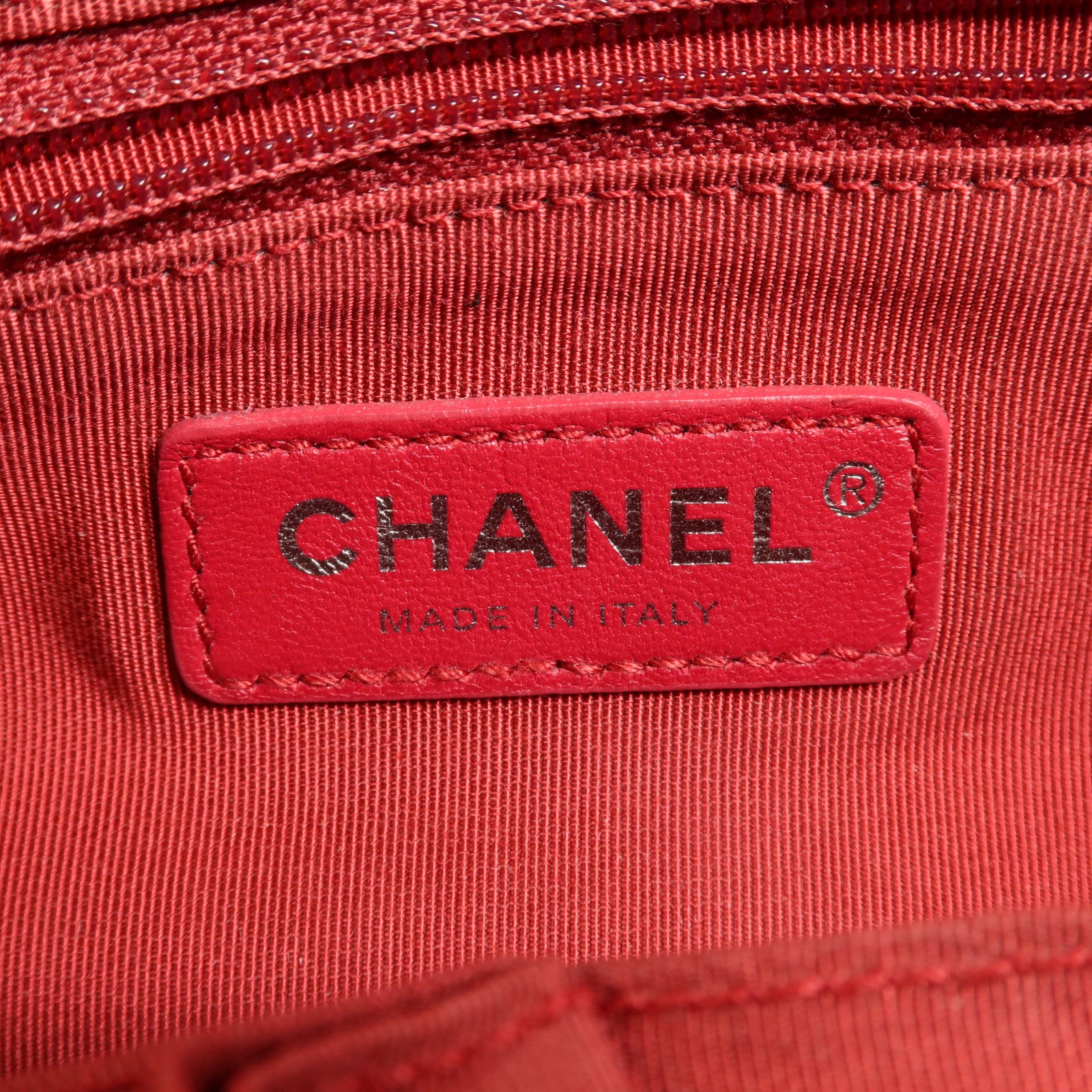 CHANEL 羊皮皮革Gabrielle Medium鏈帶肩背袋