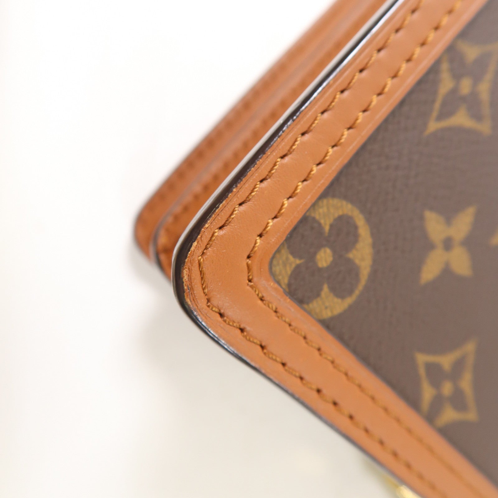LOUIS VUITTON Monogram Reverse Mini Dauphine金扣肩背袋啡色