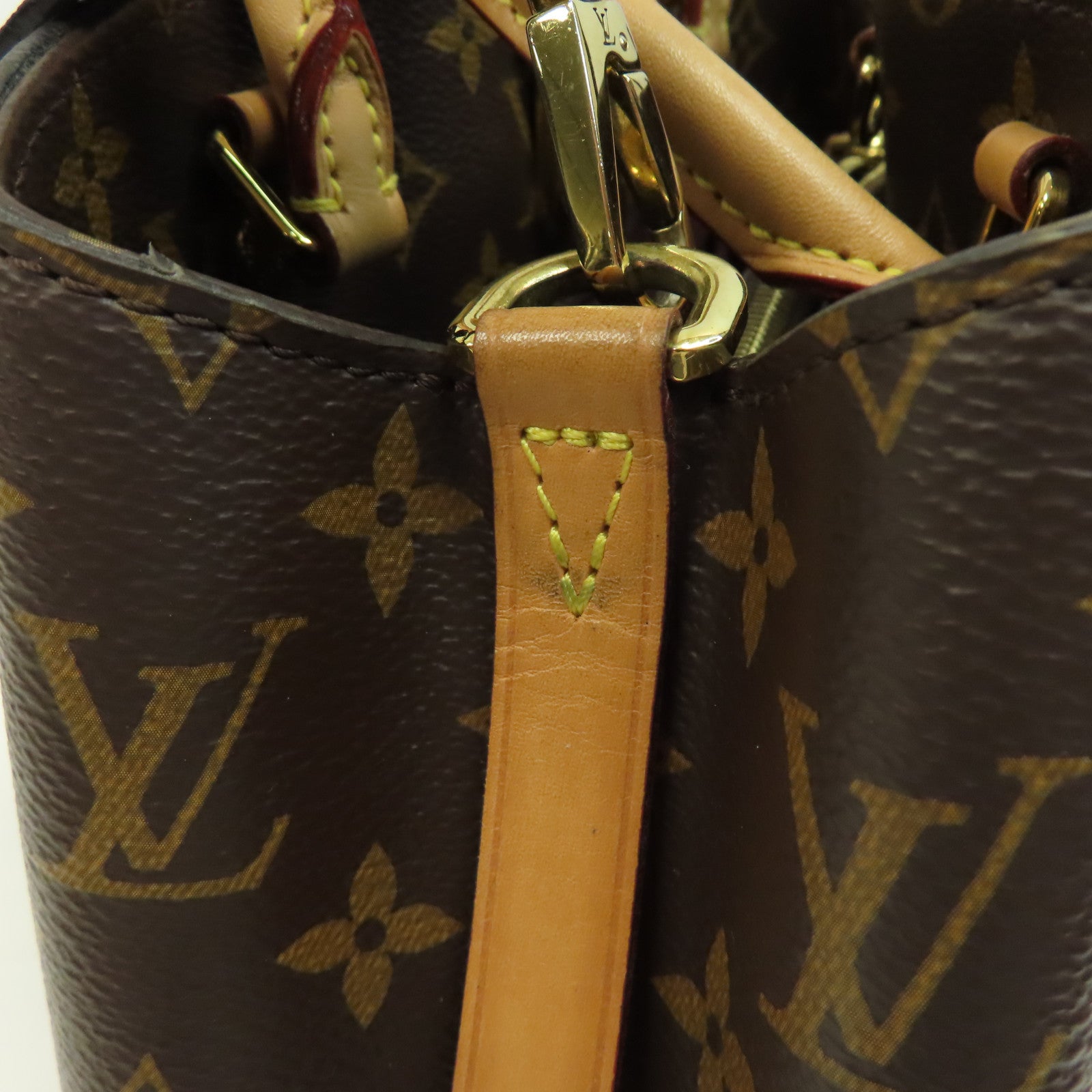LOUIS VUITTON Monogram Montaigne MM金扣手挽肩背兩用袋啡色