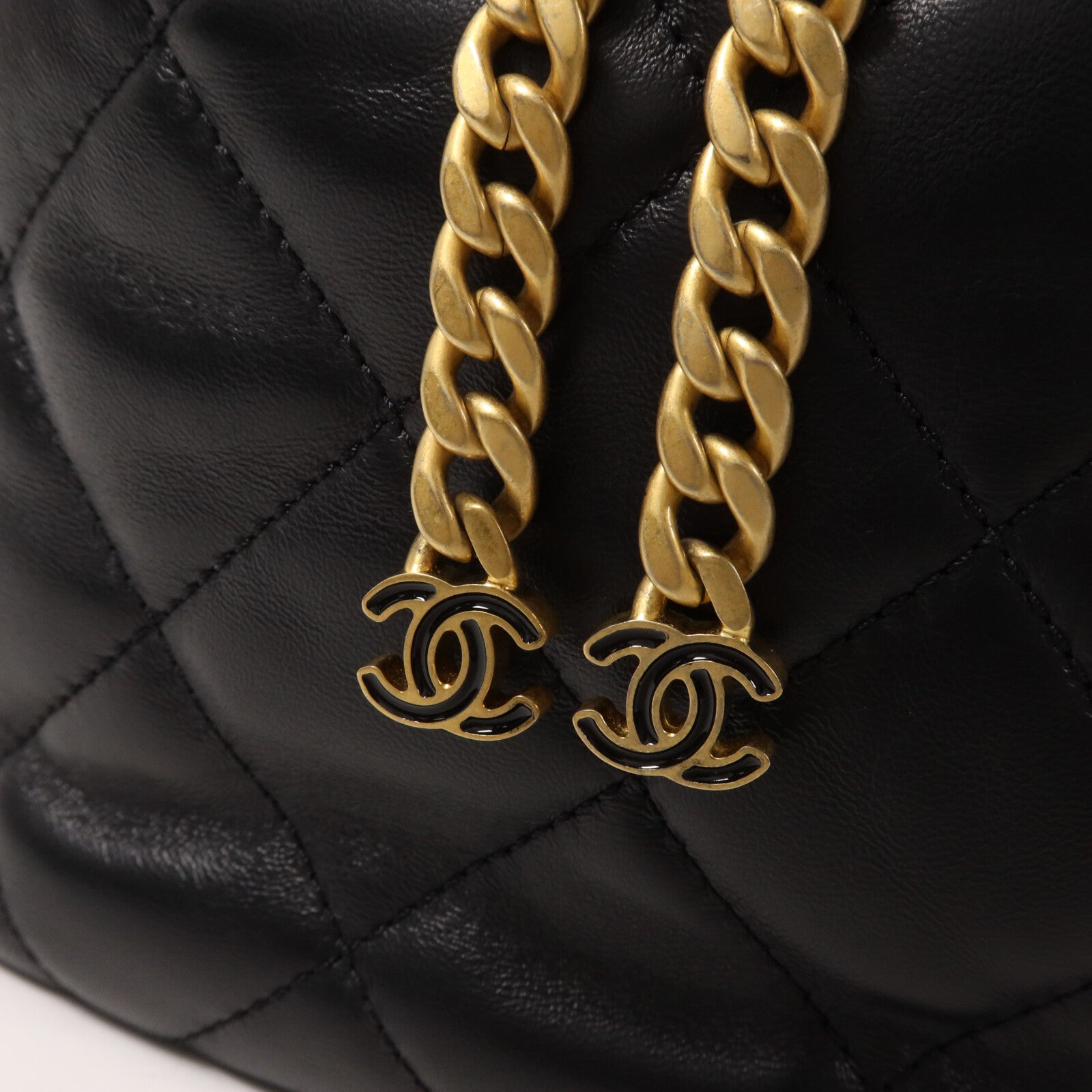 CHANEL 羊皮皮革Bucket Bag鏈帶手挽肩背兩用袋