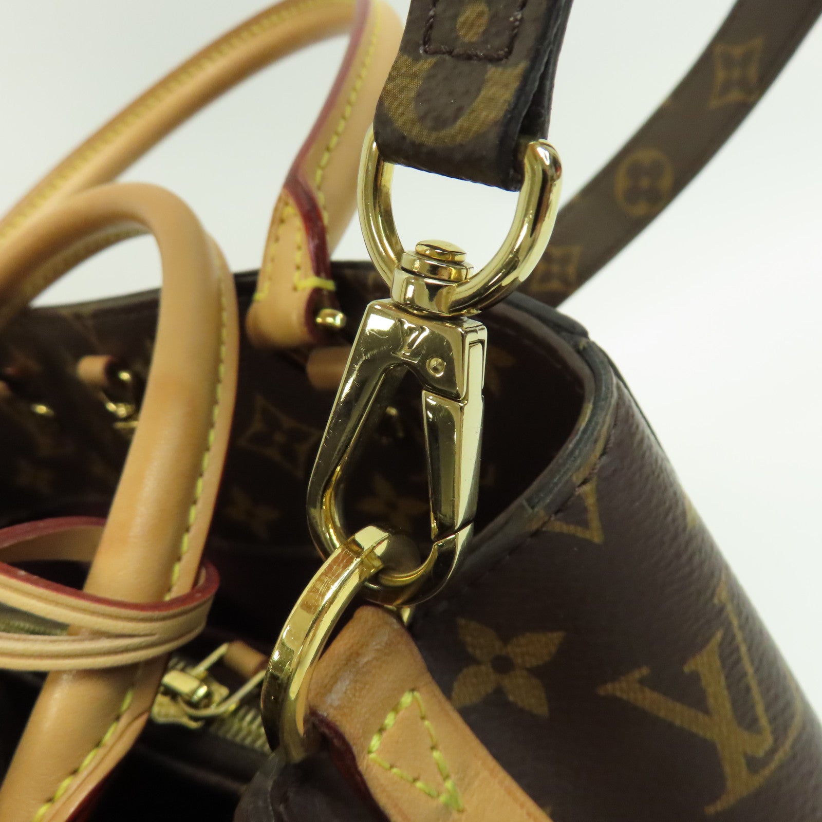 LOUIS VUITTON Monogram Montaigne MM金扣手挽肩背兩用袋啡色