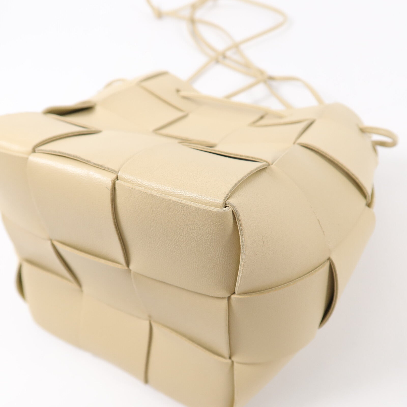 BOTTEGA VENETA 羊皮皮革Cassette Bucket肩背袋