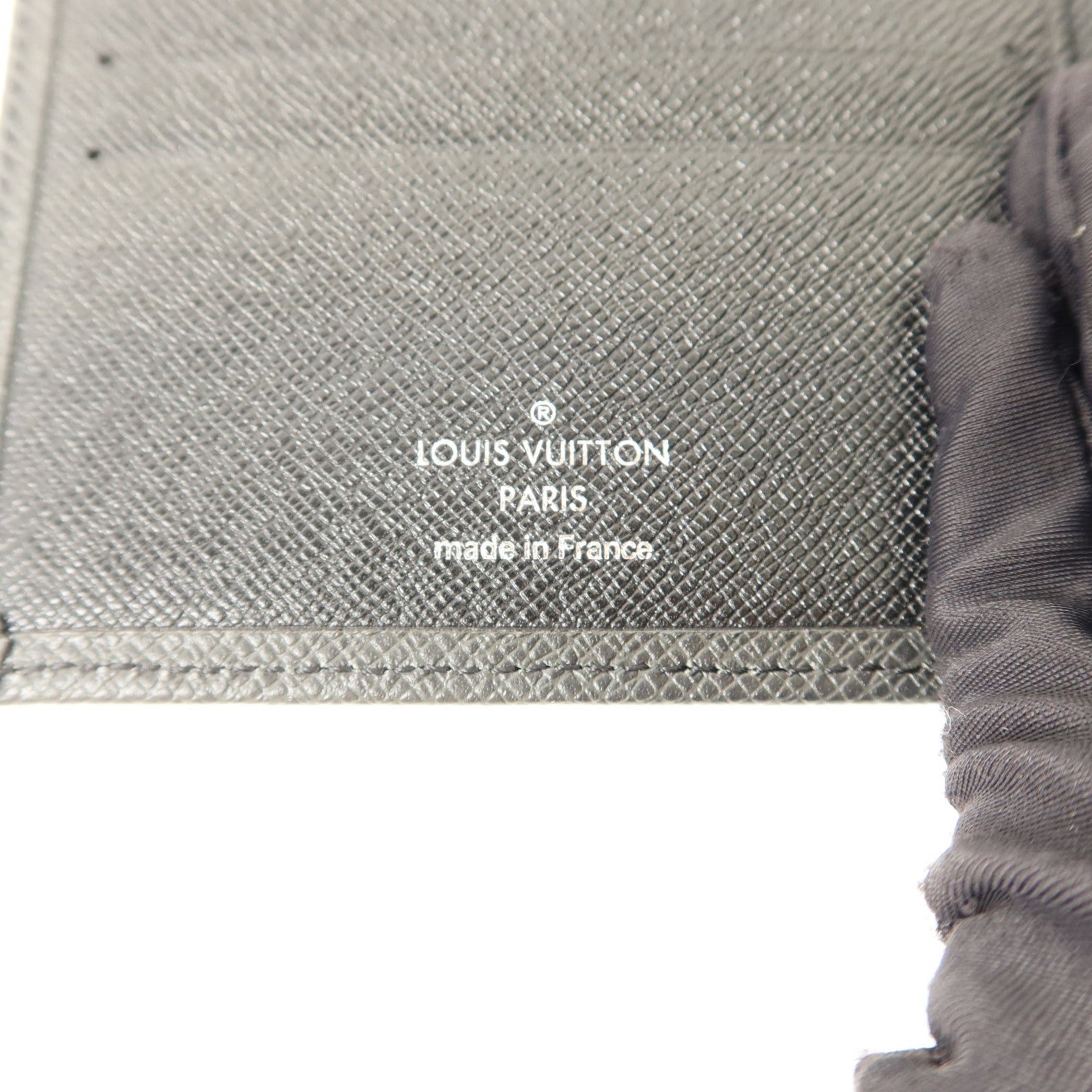 LOUIS VUITTON Taiga Multiple Wallet錢包