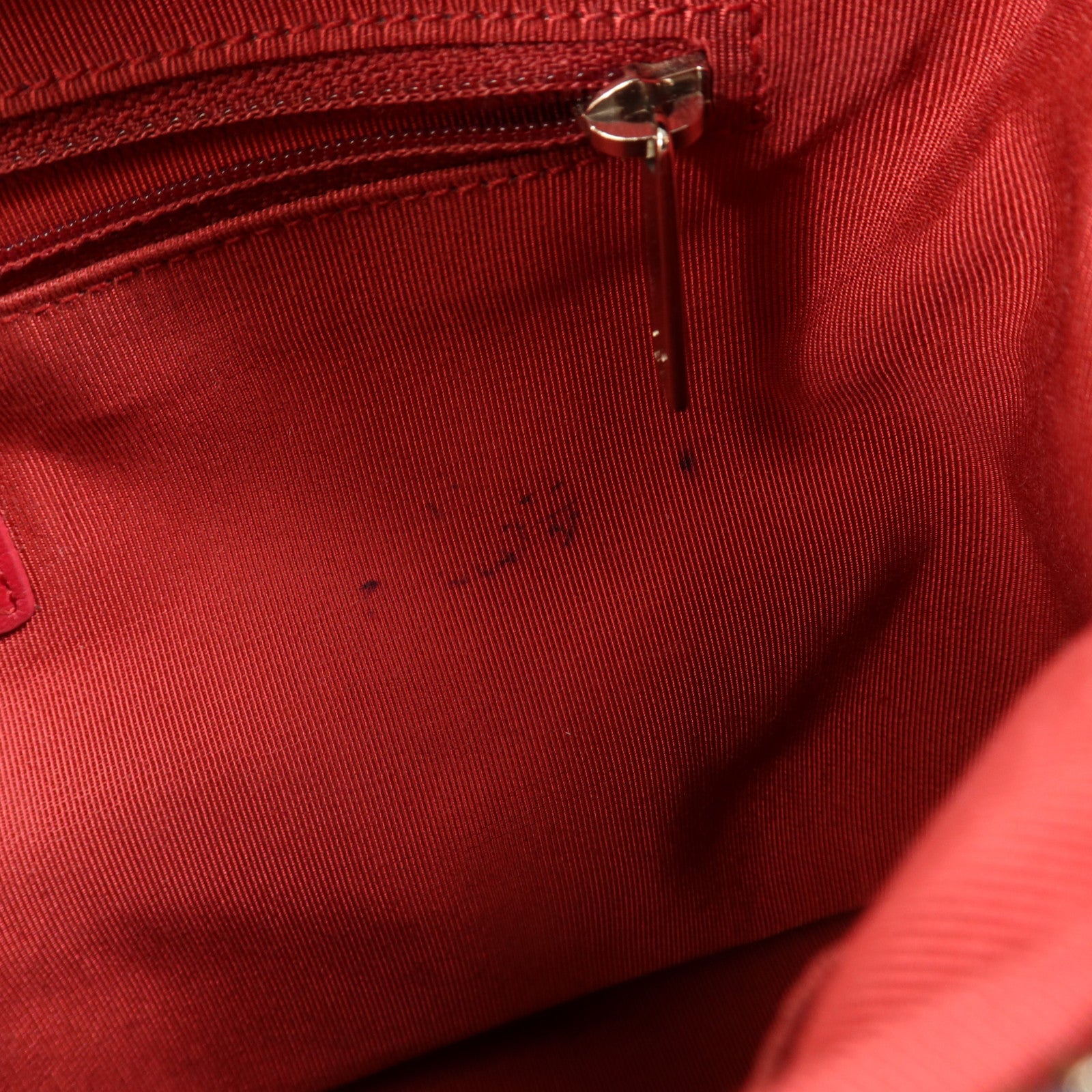 CHANEL 羊皮皮革Gabrielle Medium鏈帶肩背袋