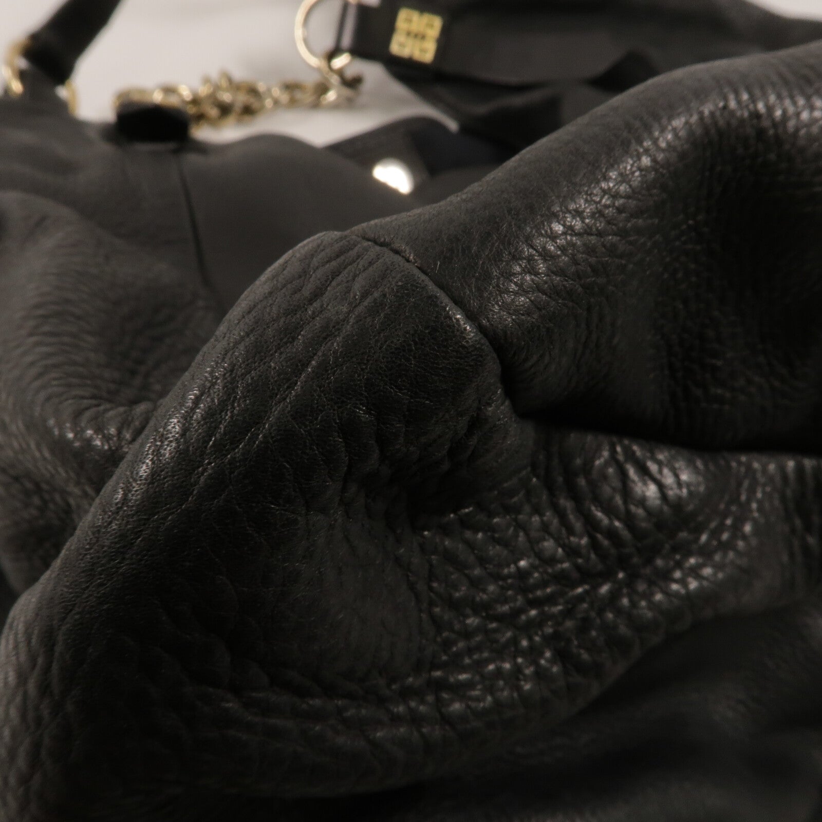 GIVENCHY 牛皮皮革Shoulder Bag鏈帶肩背袋