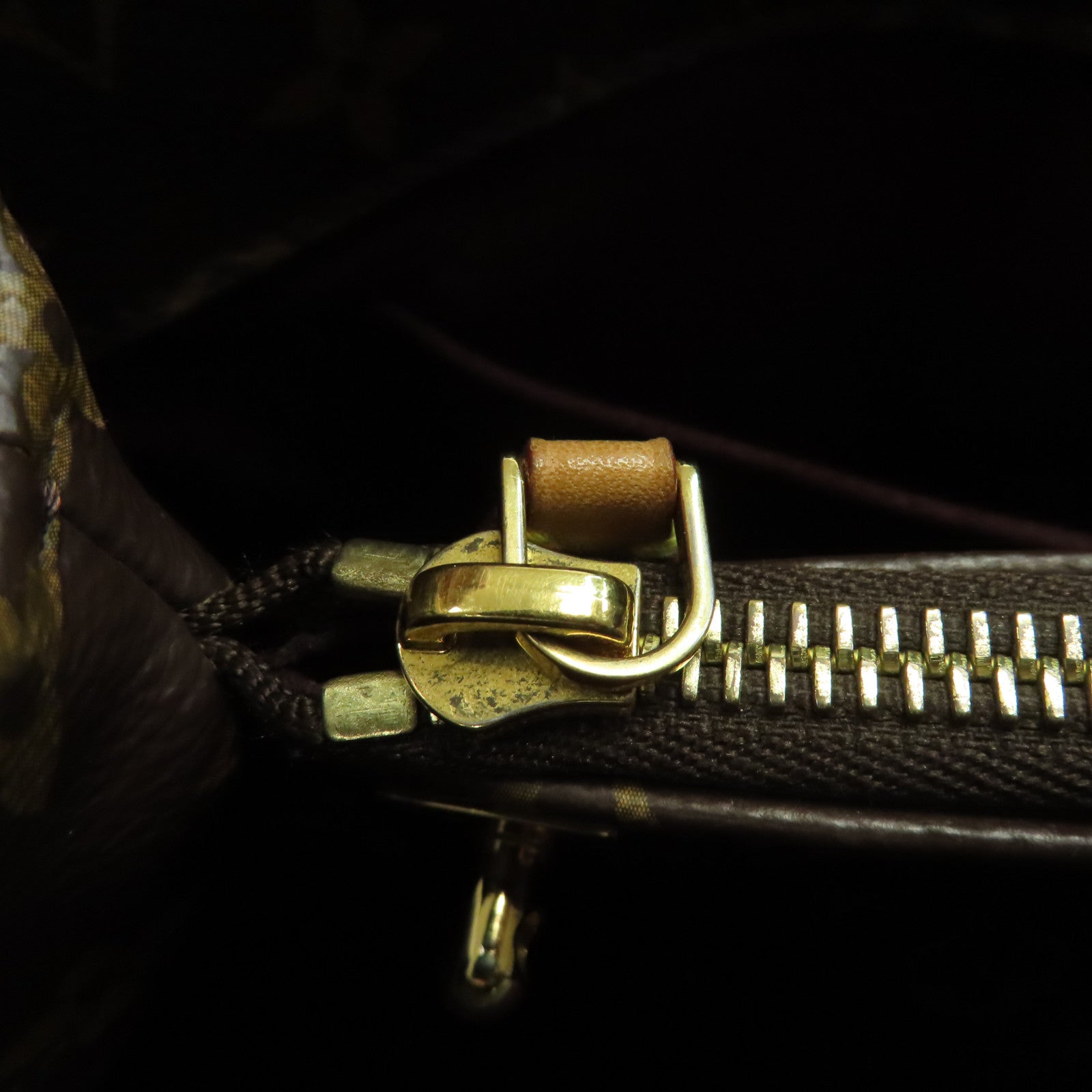 LOUIS VUITTON Monogram Montaigne MM金扣手挽肩背兩用袋啡色