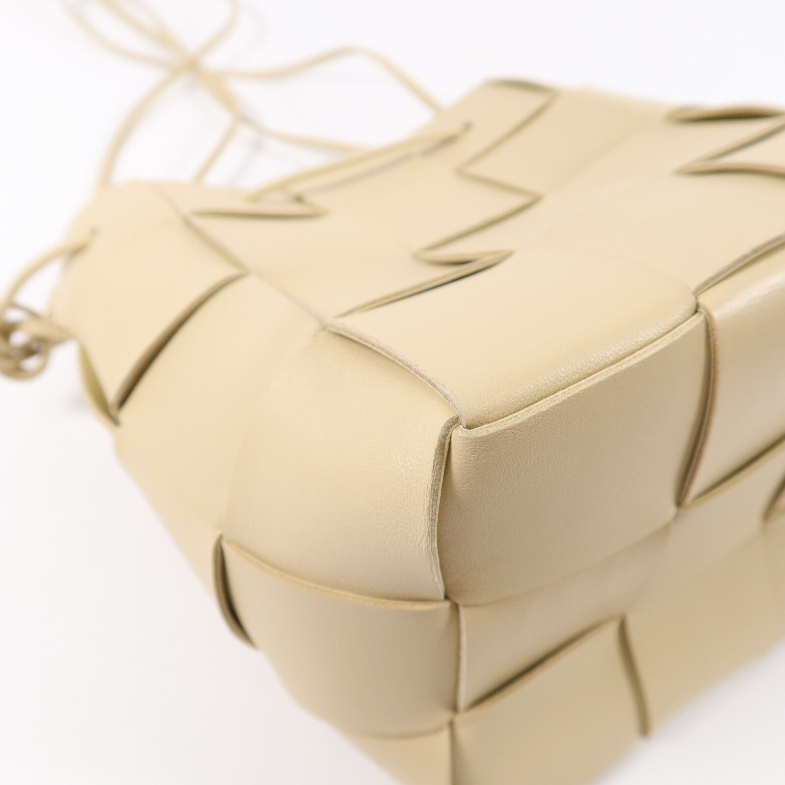 BOTTEGA VENETA 羊皮皮革Cassette Bucket肩背袋