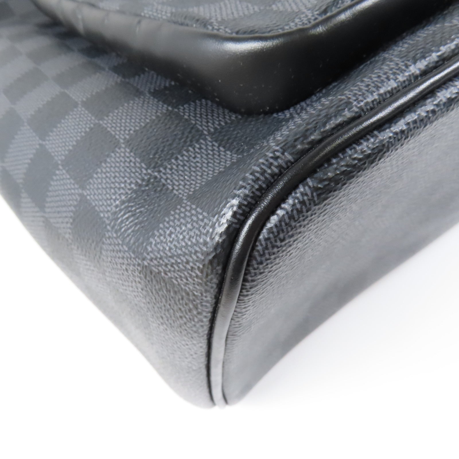 LOUIS VUITTON Damier Graphite Josh Backpack銀扣背包