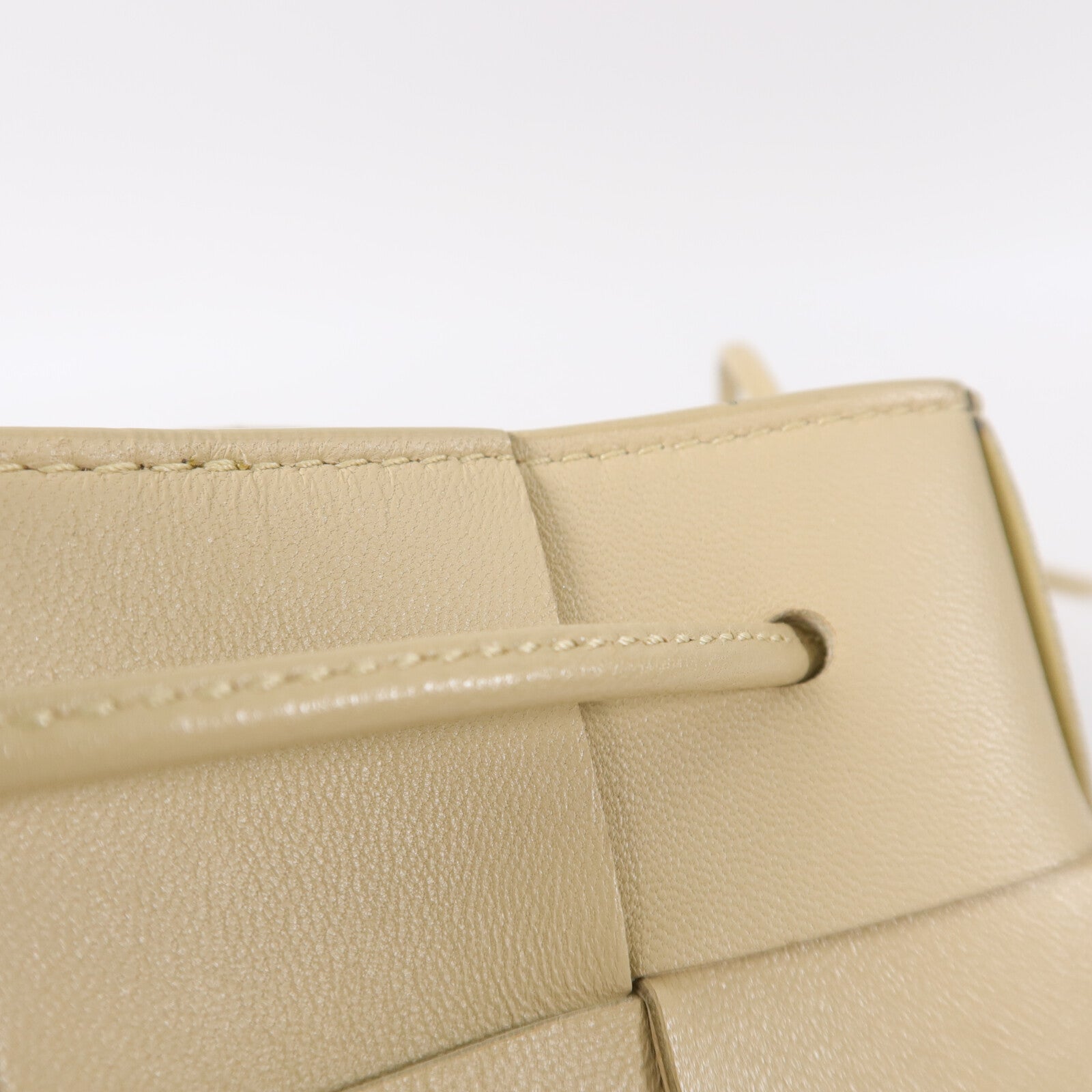 BOTTEGA VENETA 羊皮皮革Cassette Bucket肩背袋