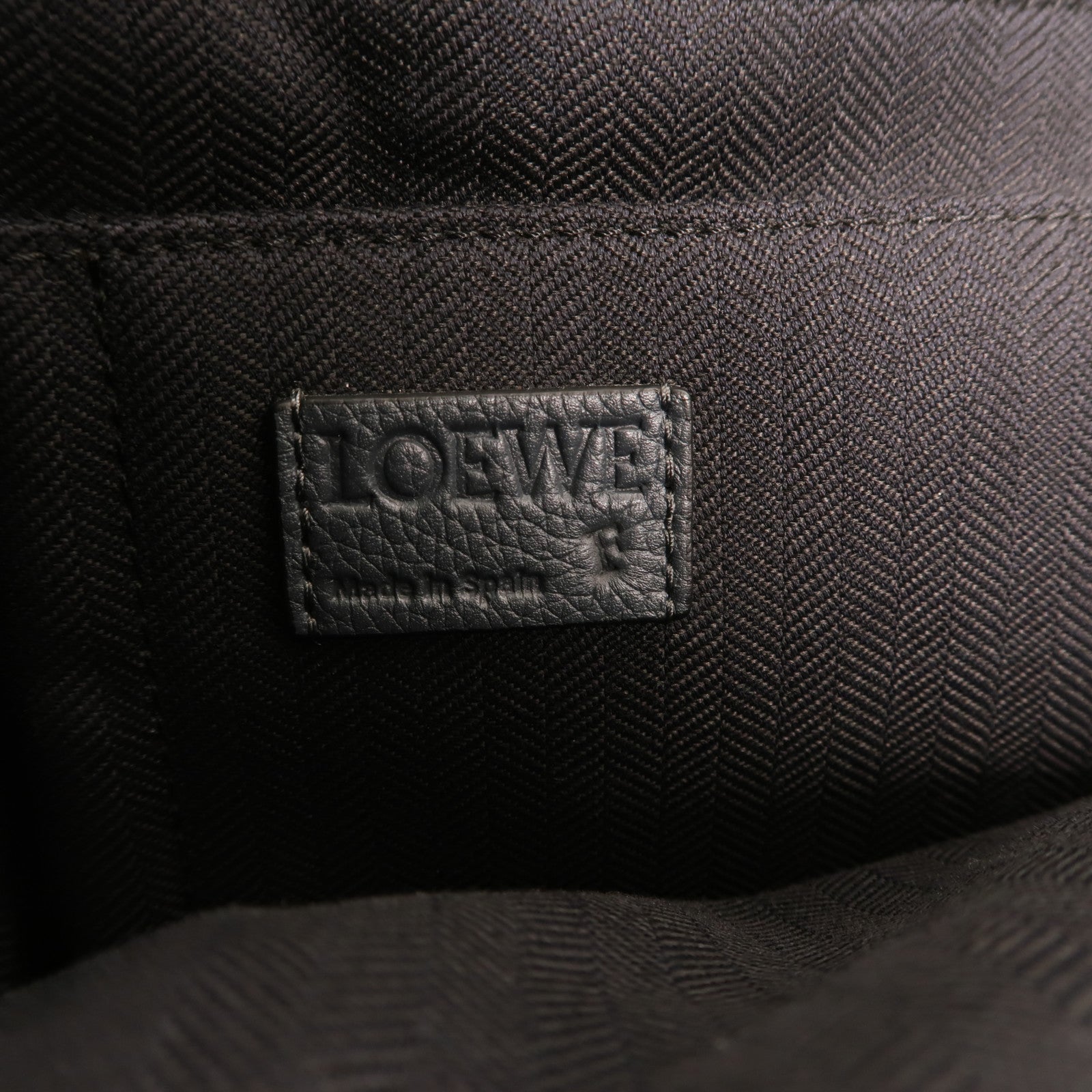 LOEWE 牛皮皮革Backpack銀扣背包
