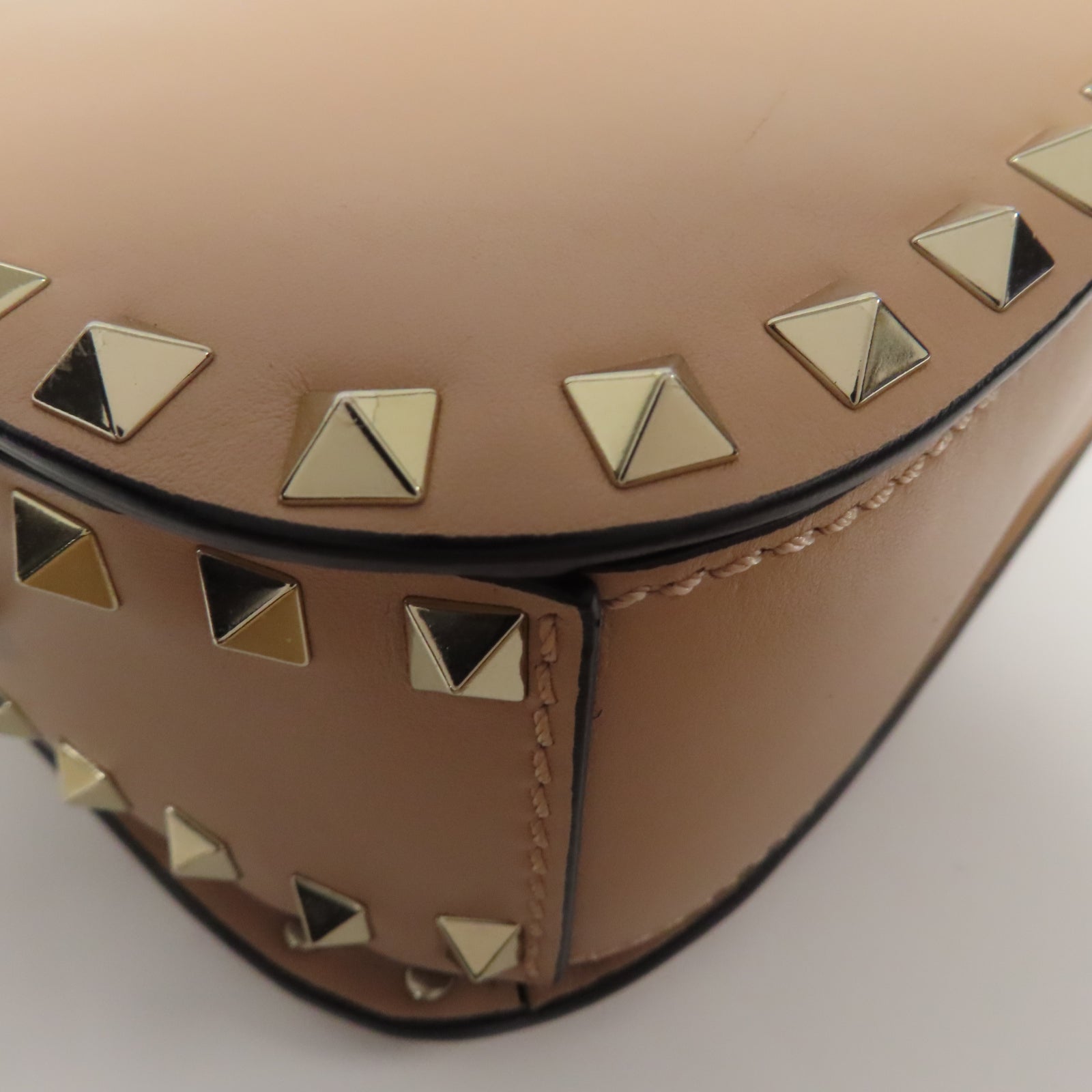 Valentino 窩釘羊皮皮革Shoulder Bag金扣肩背袋杏色