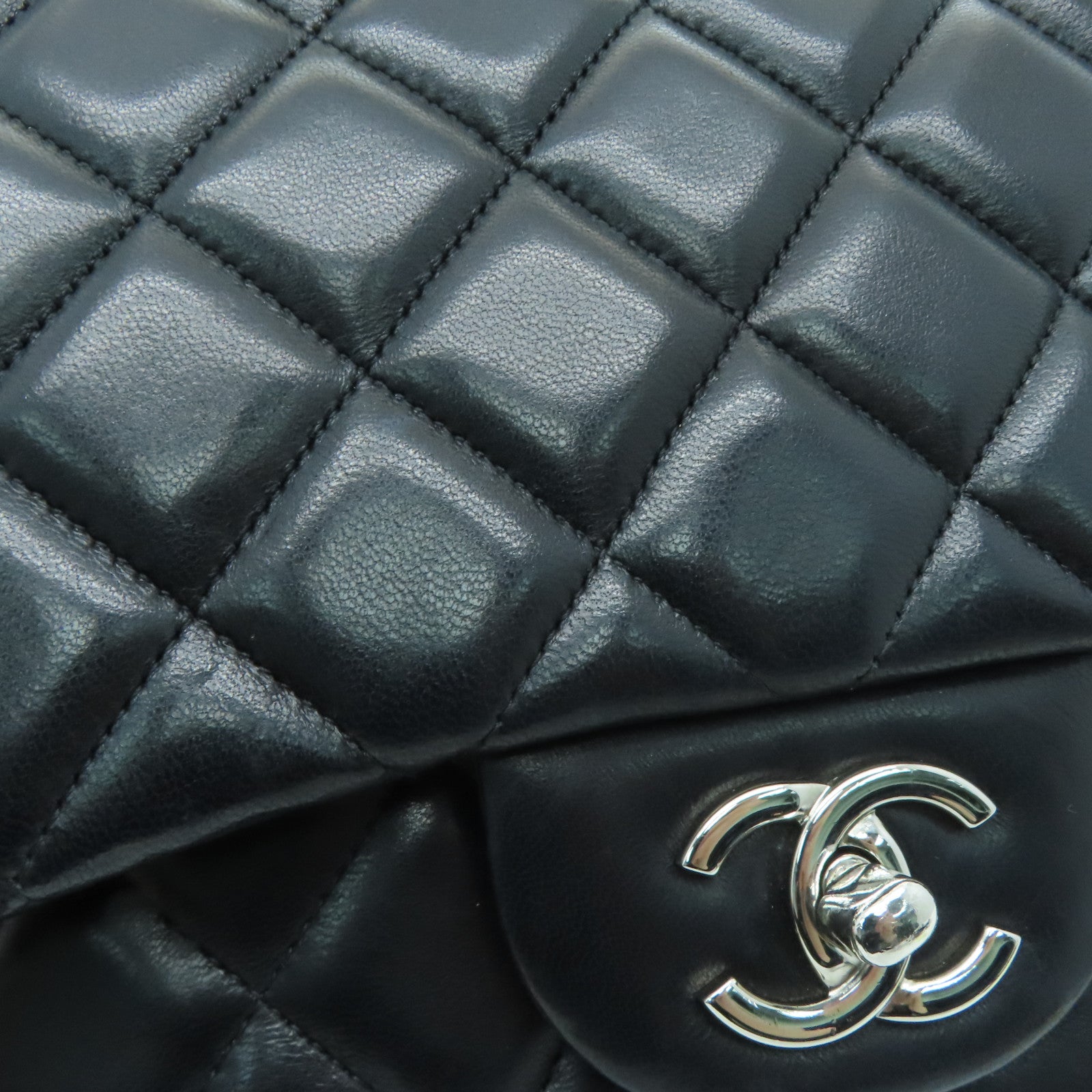 CHANEL 菱格羊皮皮革Classic银扣链带肩背袋黑色