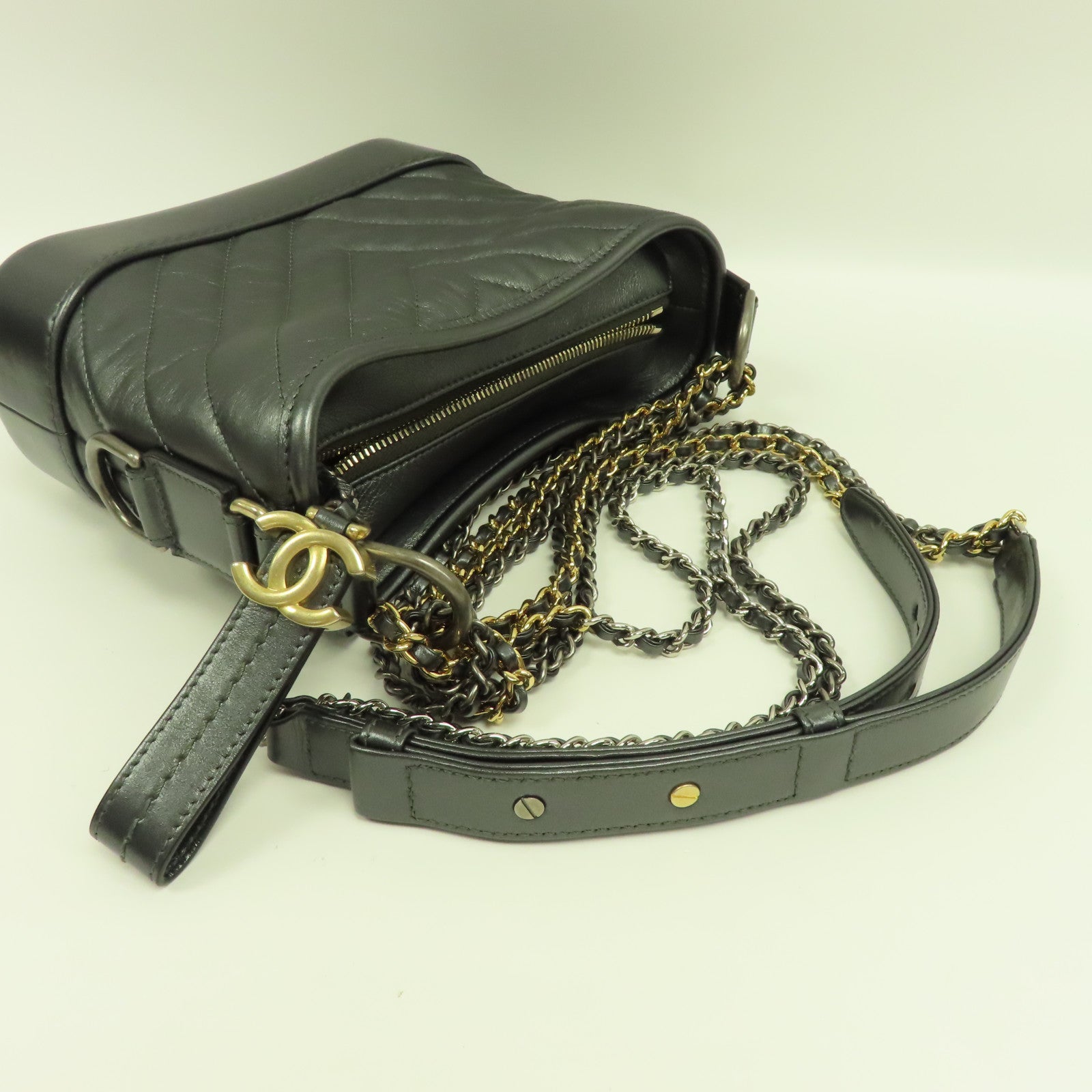 CHANEL 斜紋牛皮皮革Gabrielle Bag金/銀扣鏈帶肩背袋灰色