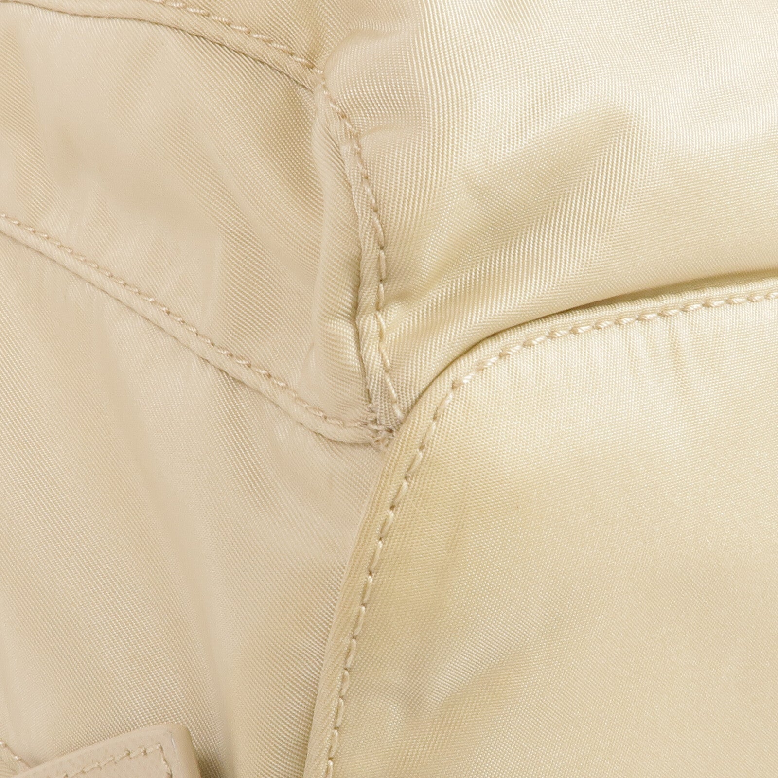 PRADA 尼龍Backpack銀扣背包