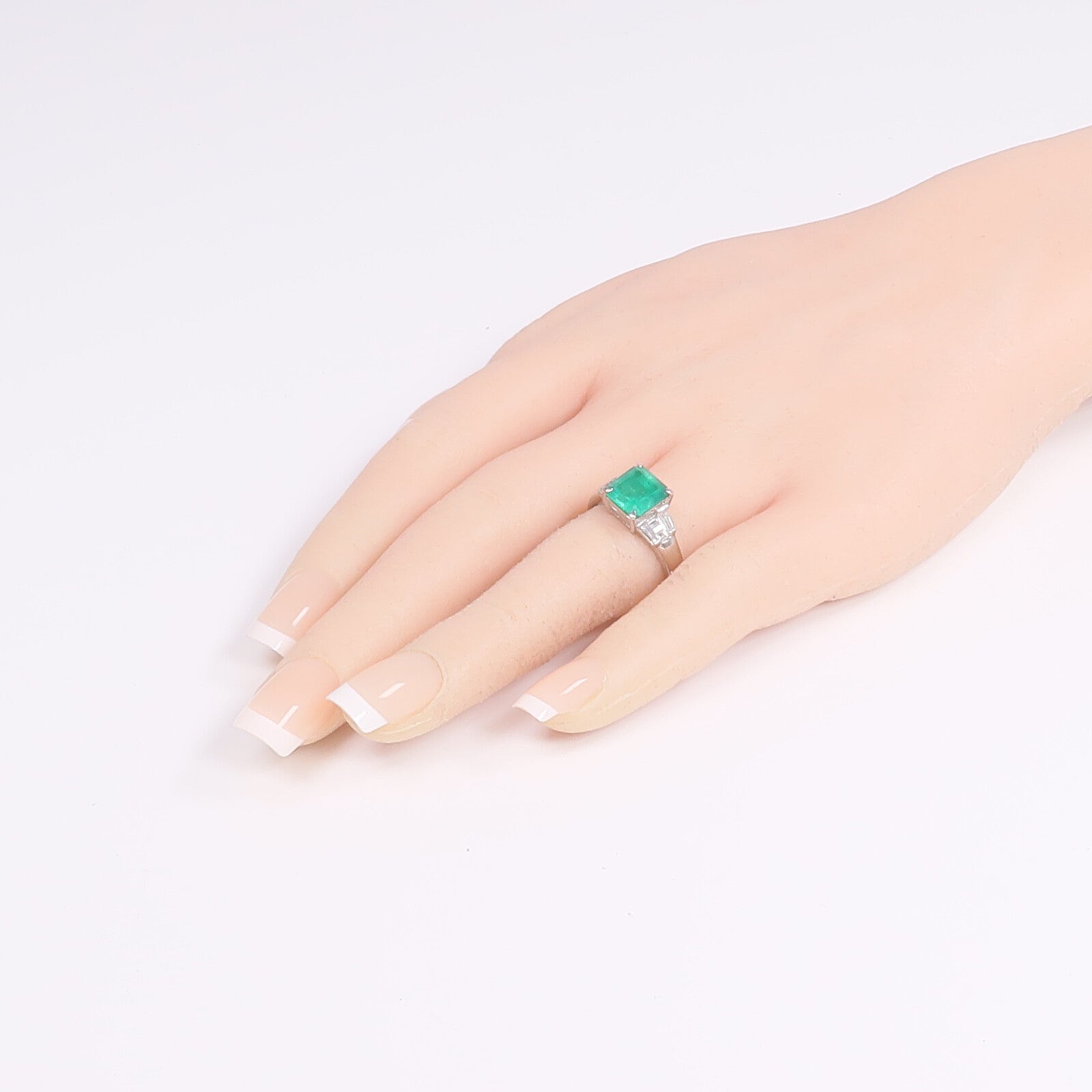 JEWELRY PT900鉑金Emerald Diamond Ring綠寶石/鑽石戒指