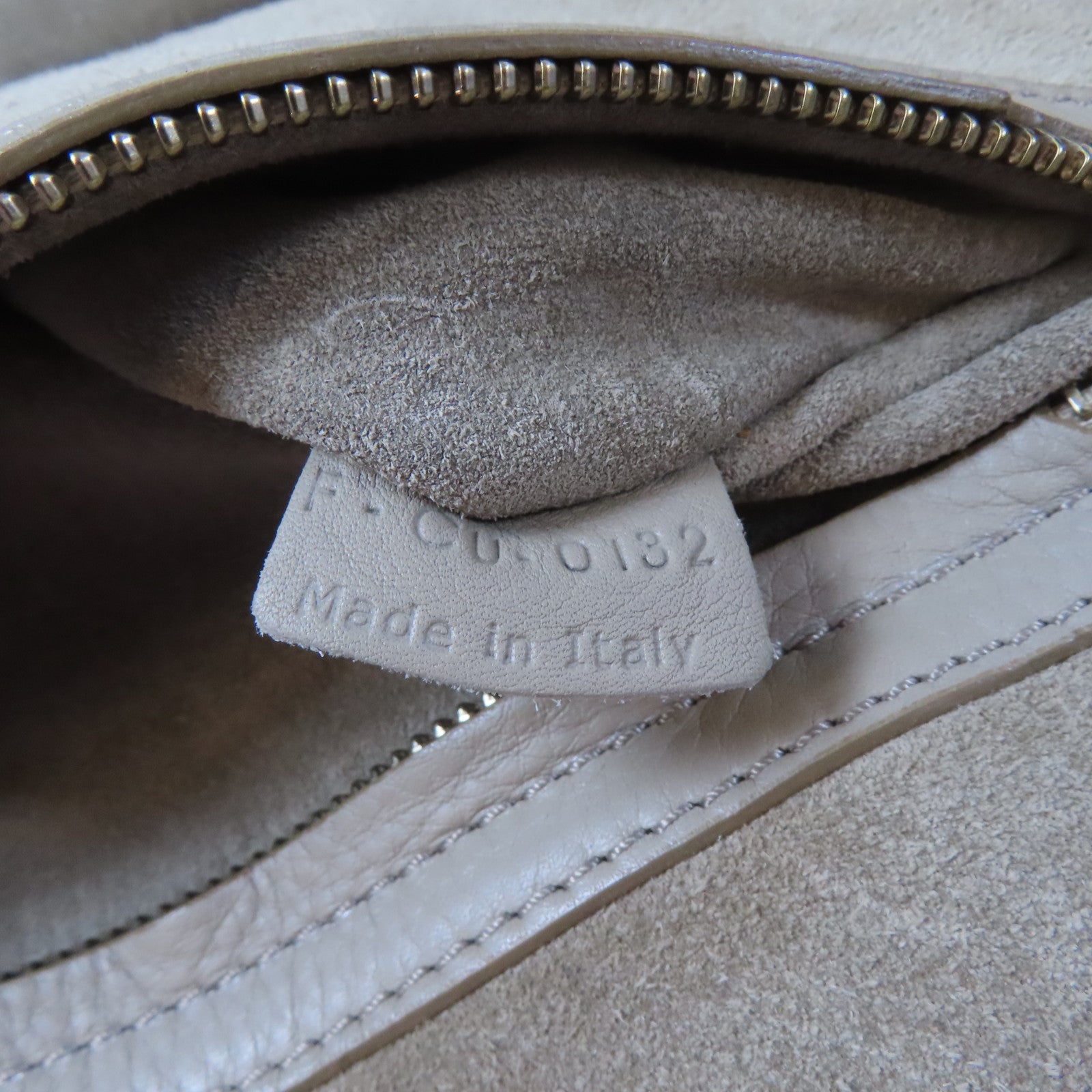 CELINE 牛皮皮革Nano Luggage Bag金扣肩背袋杏色