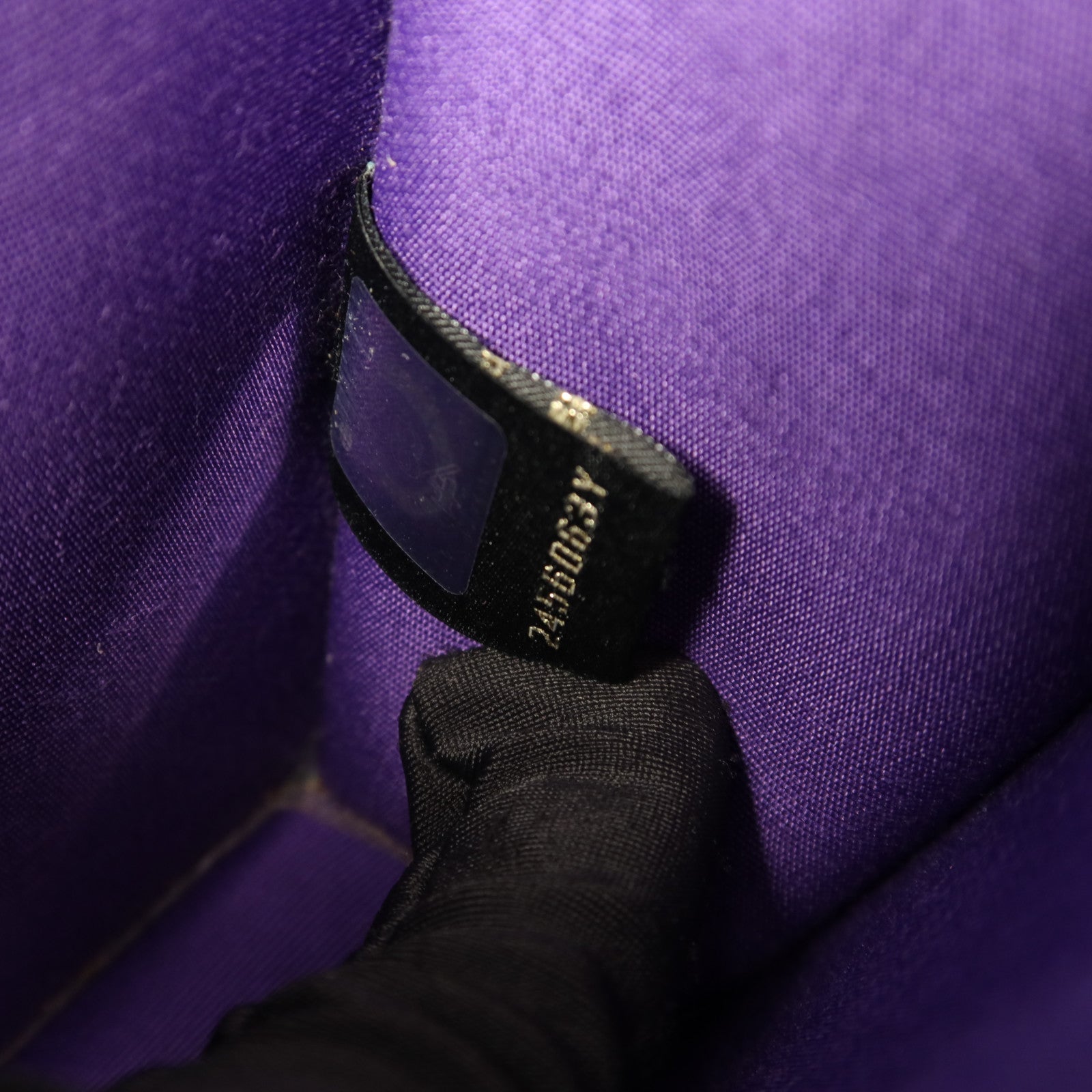 BVLGARI 牛皮皮革Serpenti Forever金扣鏈帶肩背袋
