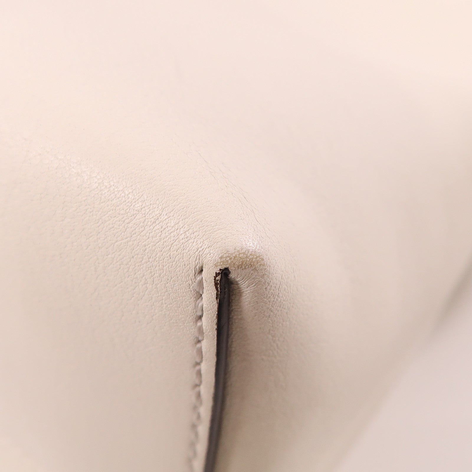FENDI 牛皮皮革Shoulder Bag金扣手挽肩背兩用袋白色/啡色/黑色