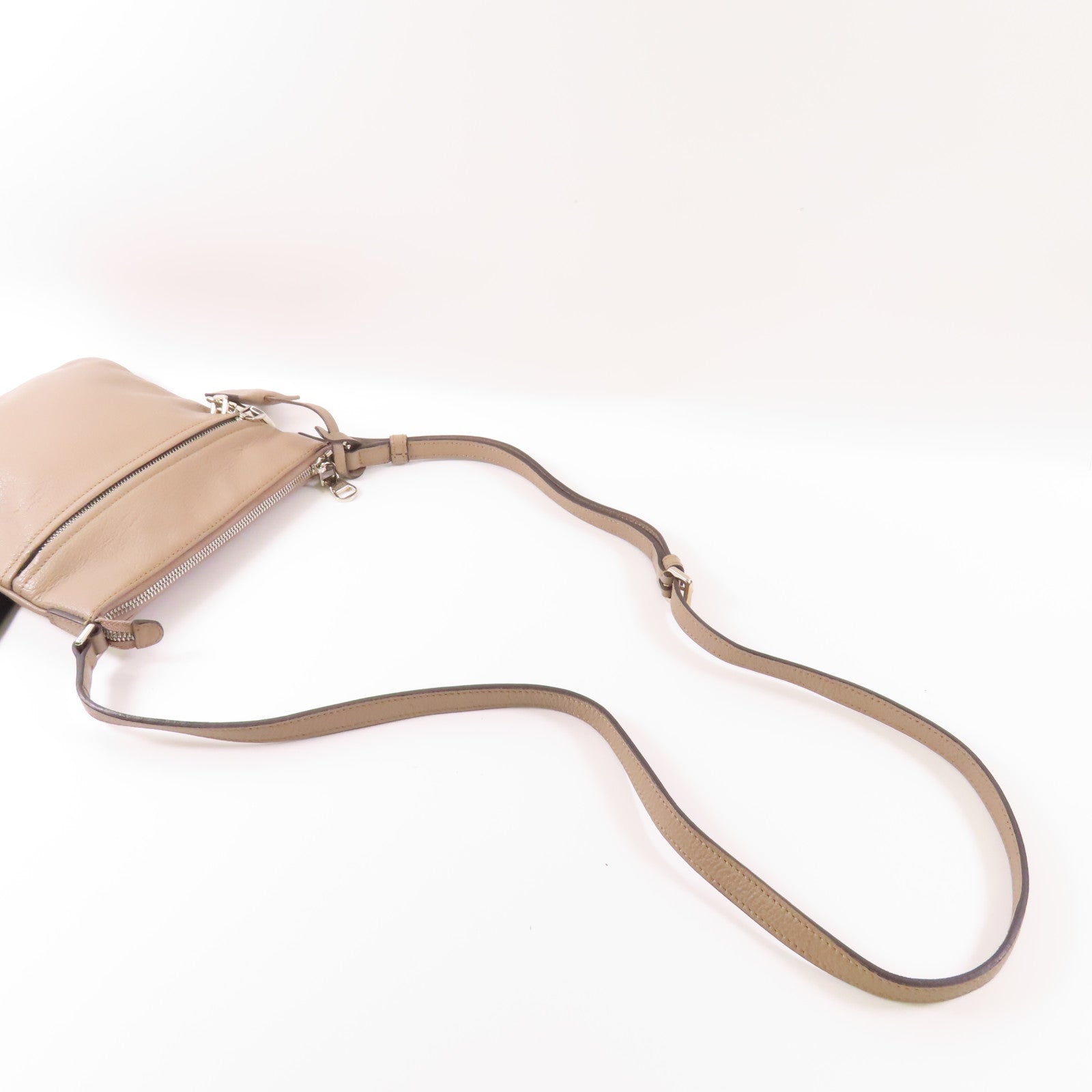 LOEWE 【激減優惠】牛皮皮革Shoulder Bag銀扣肩背袋