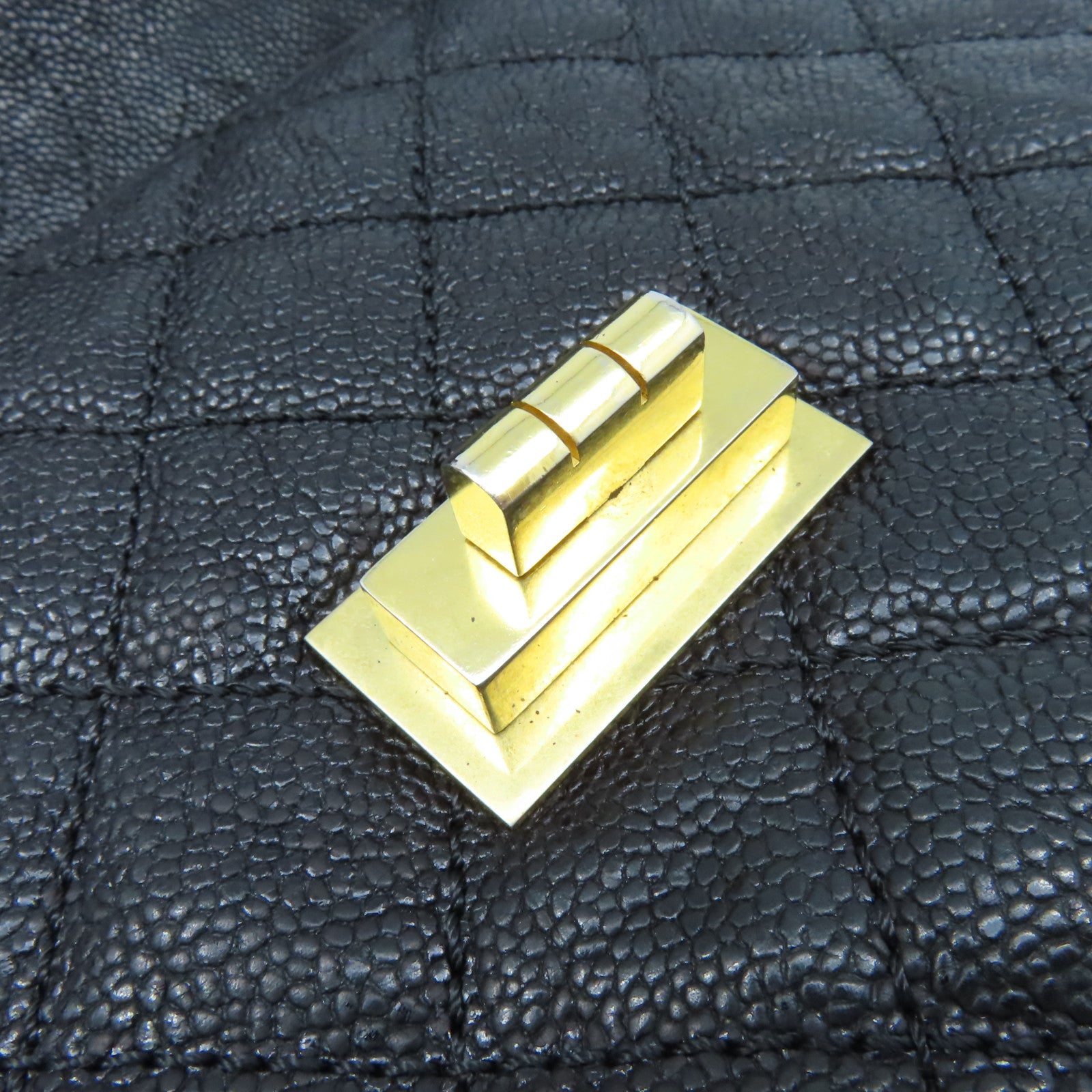 CHANEL 菱格Caviar皮革Chain Shoulder Bag金扣鏈帶肩背袋黑色
