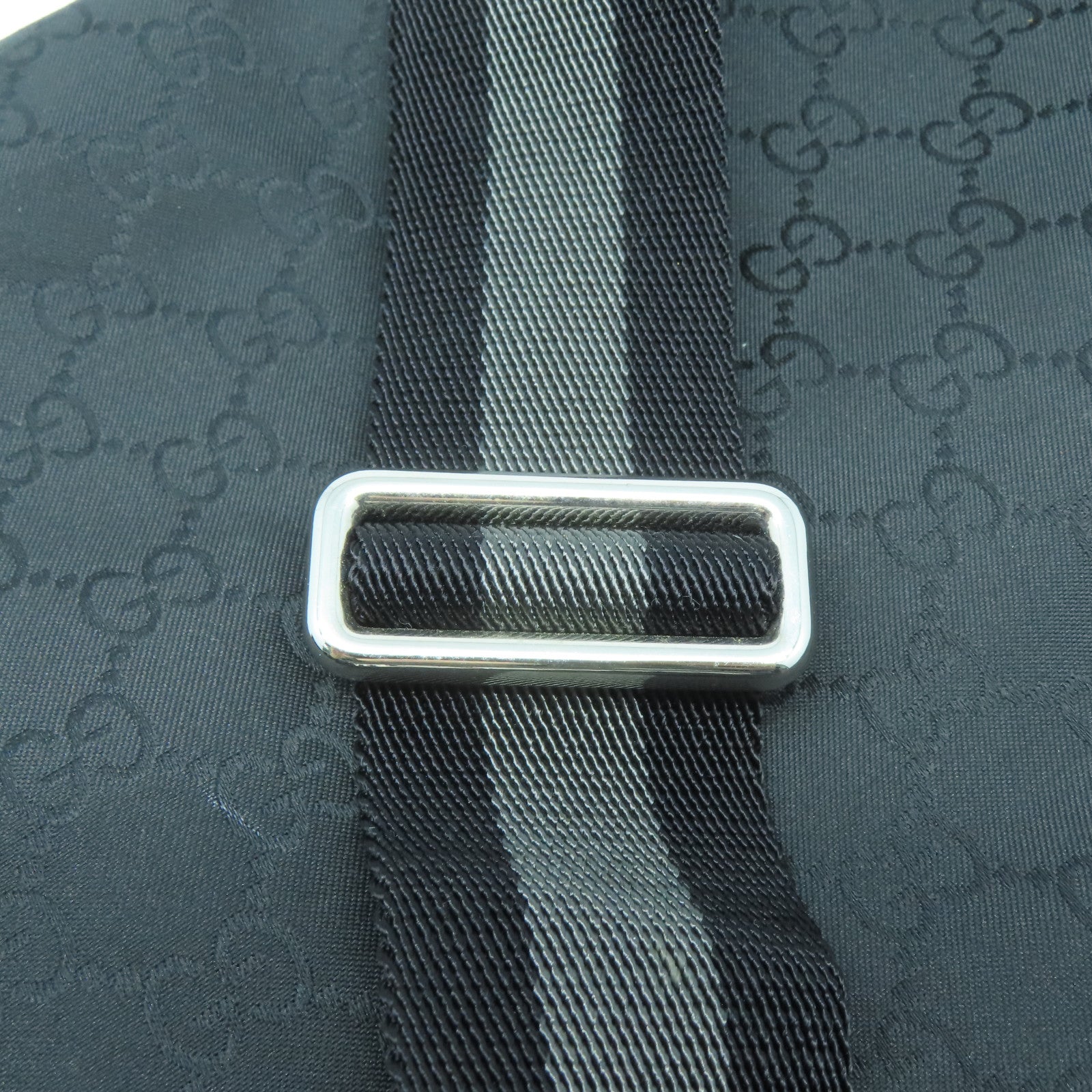 GUCCI 尼龍Shoulder Bag銀扣肩背袋黑色