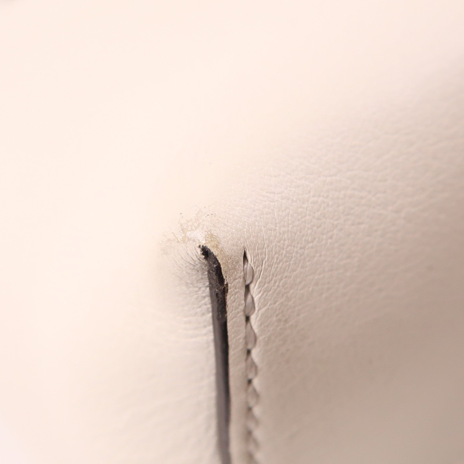 FENDI 牛皮皮革Shoulder Bag金扣手挽肩背兩用袋白色/啡色/黑色