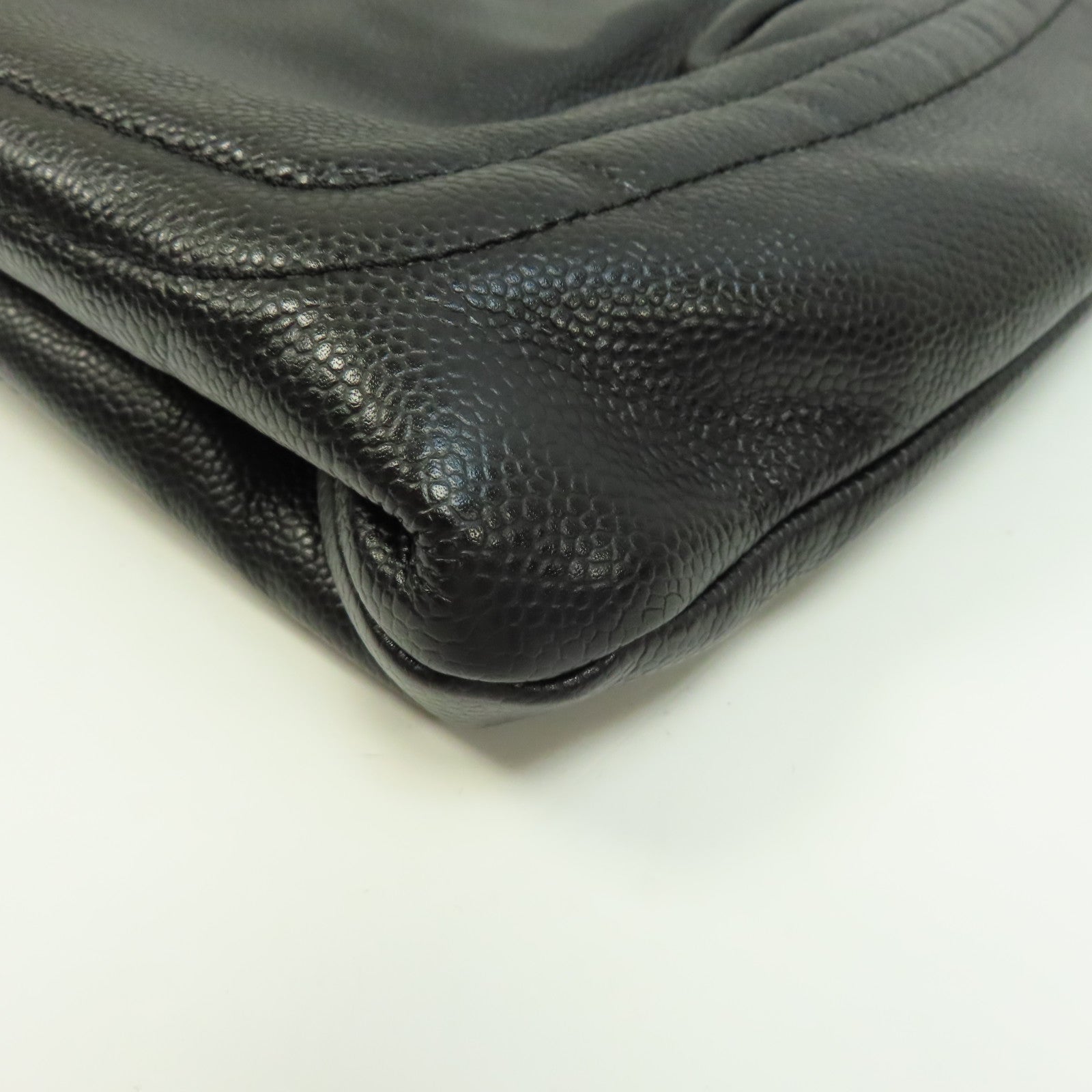 CHANEL Caviar皮革Shoulder Bag銀扣鏈帶肩背袋黑色