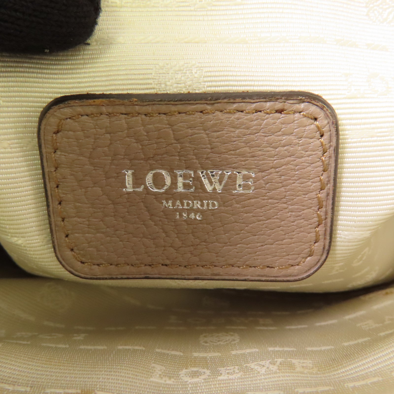 LOEWE 【激減優惠】牛皮皮革Shoulder Bag銀扣肩背袋