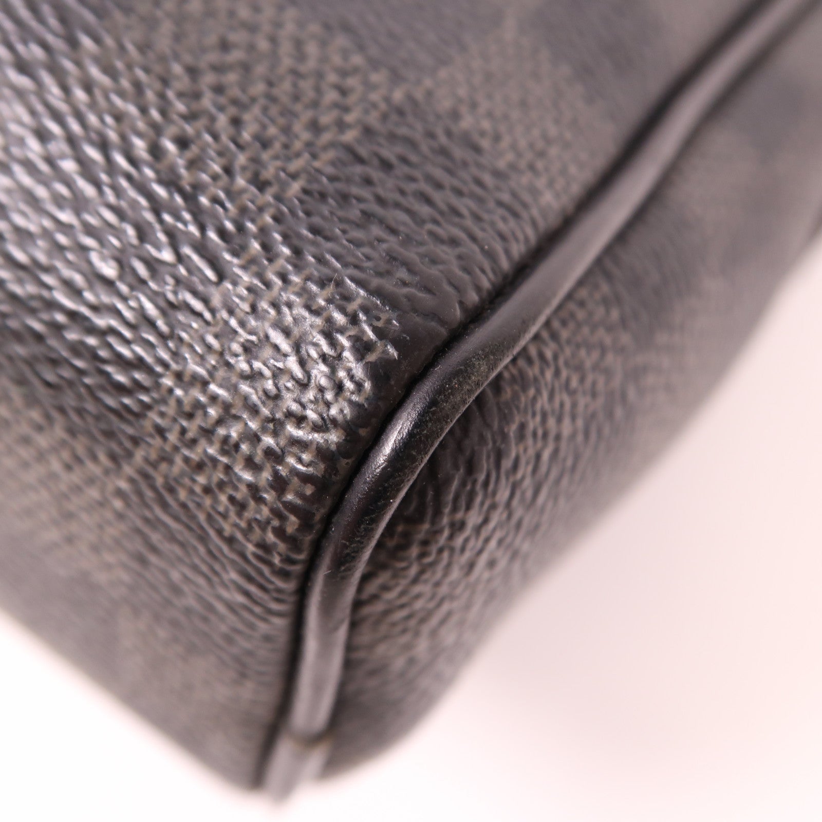 LOUIS VUITTON Damier Graphite Dayton MM銀扣肩背袋