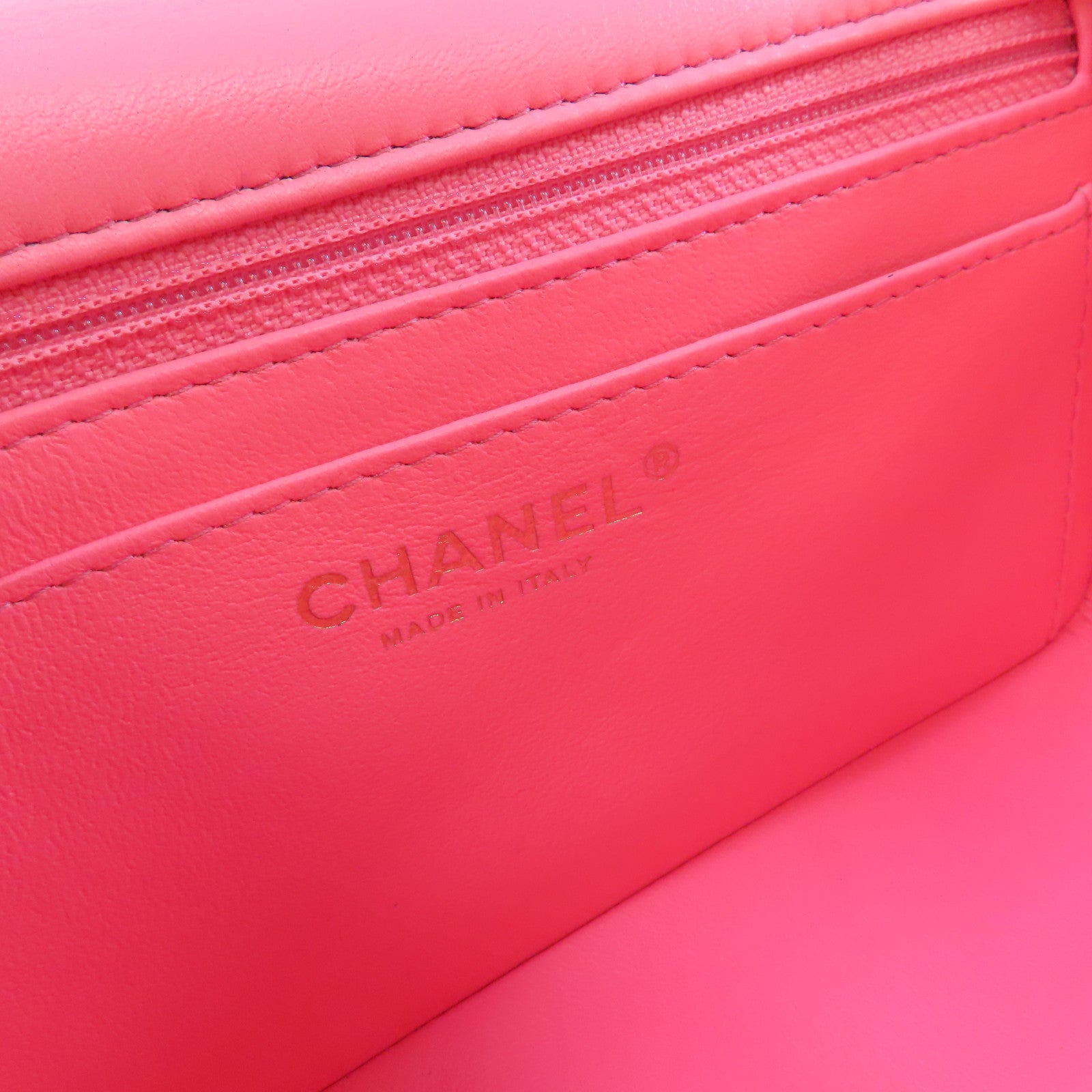 CHANEL 菱格羊皮皮革Classic Flap 20cm Chain Shoulder Bag金扣鏈帶肩背袋粉紅色